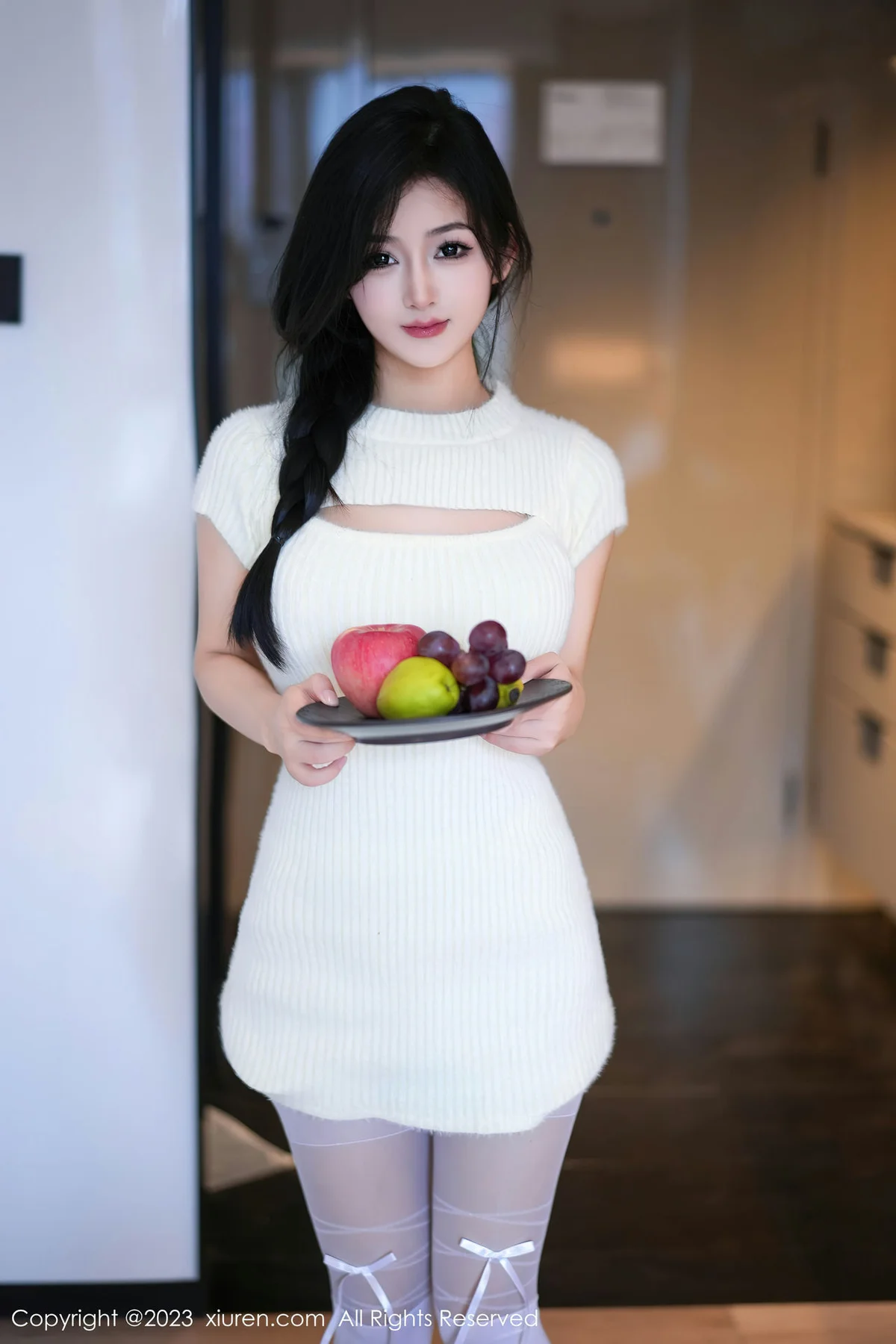 XiuRen 秀人 No.7541  谭小灵 诱人白色丝袜性感写真1 - 1