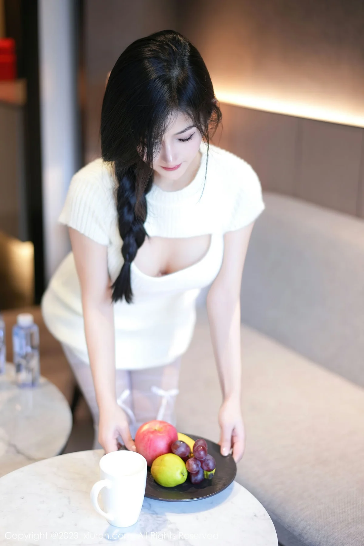 XiuRen 秀人 No.7541  谭小灵 诱人白色丝袜性感写真1 - 2