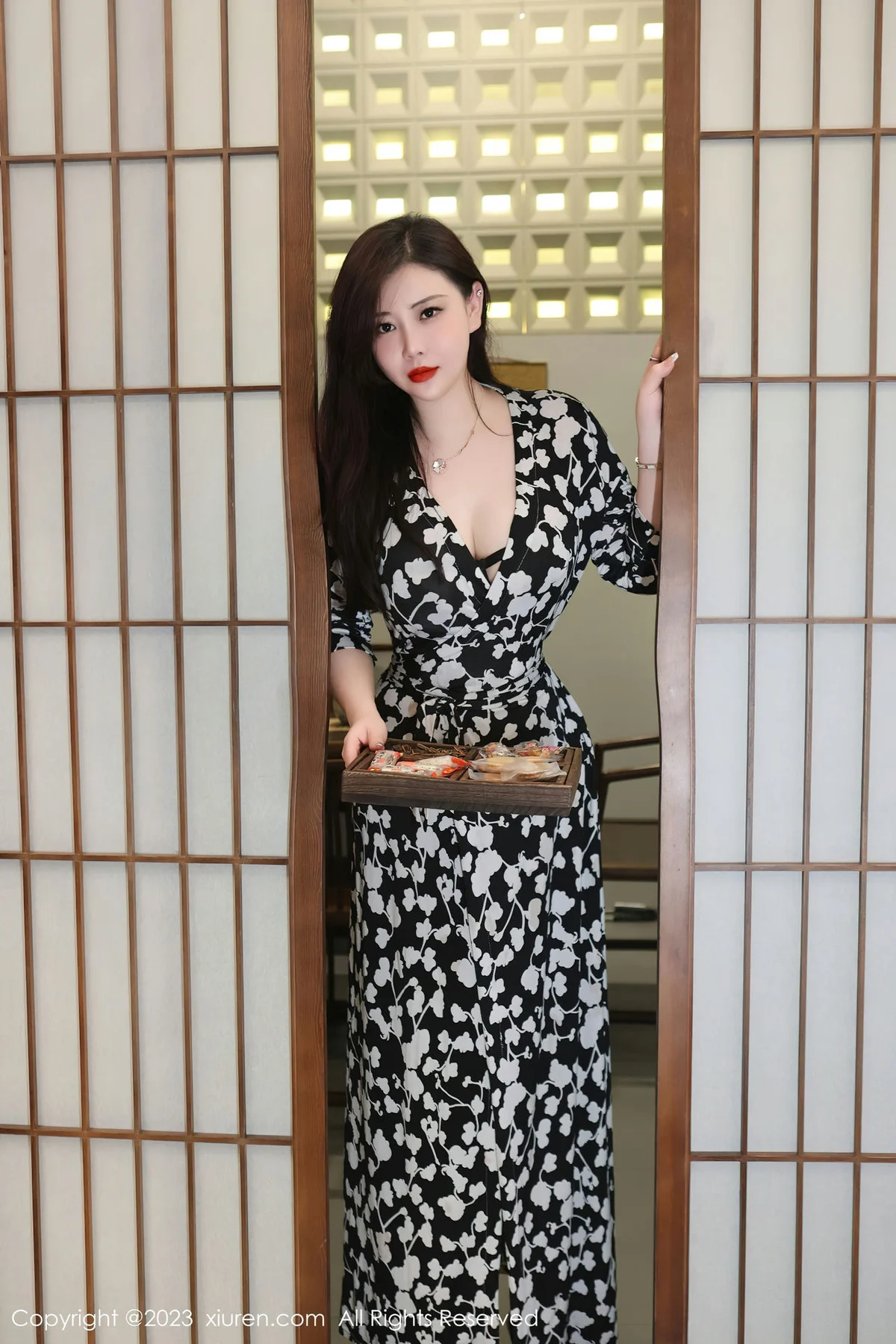 XiuRen 秀人 No.7548  王婉悠Queen 黑色蕾丝内衣性感写真1 - 2