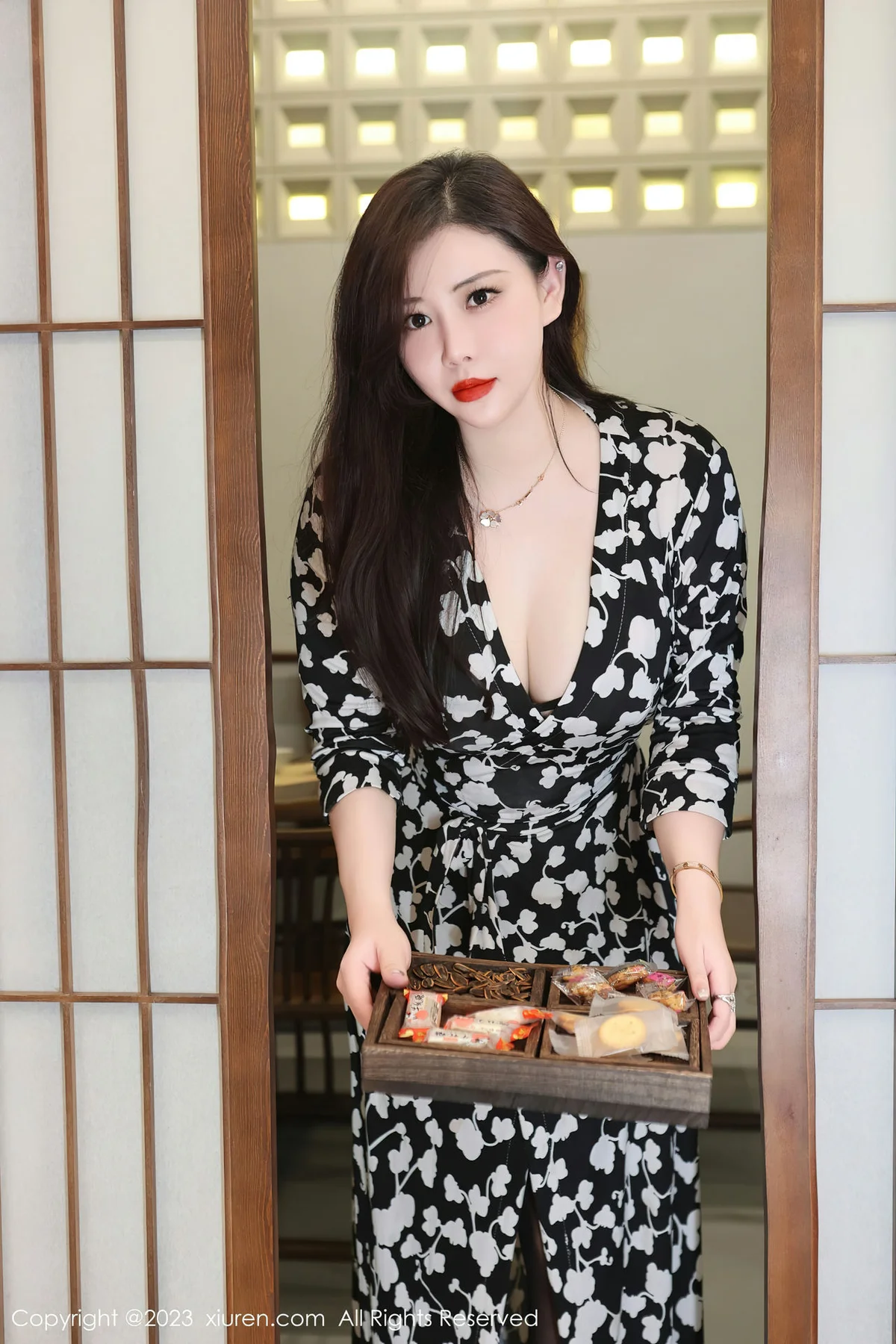 XiuRen 秀人 No.7548  王婉悠Queen 黑色蕾丝内衣性感写真1 - 3