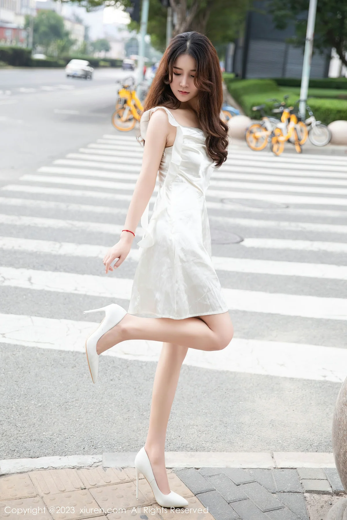 XiuRen 秀人 No.7558  林煊煊 纤细腰肢性感写真 - 1