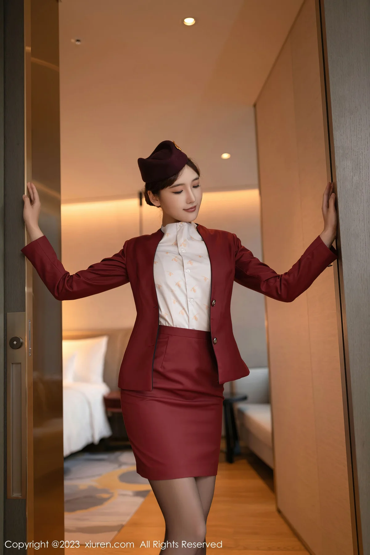 XiuRen 秀人 No.7569 陆萱萱 空姐制服济州岛旅拍111 - 3