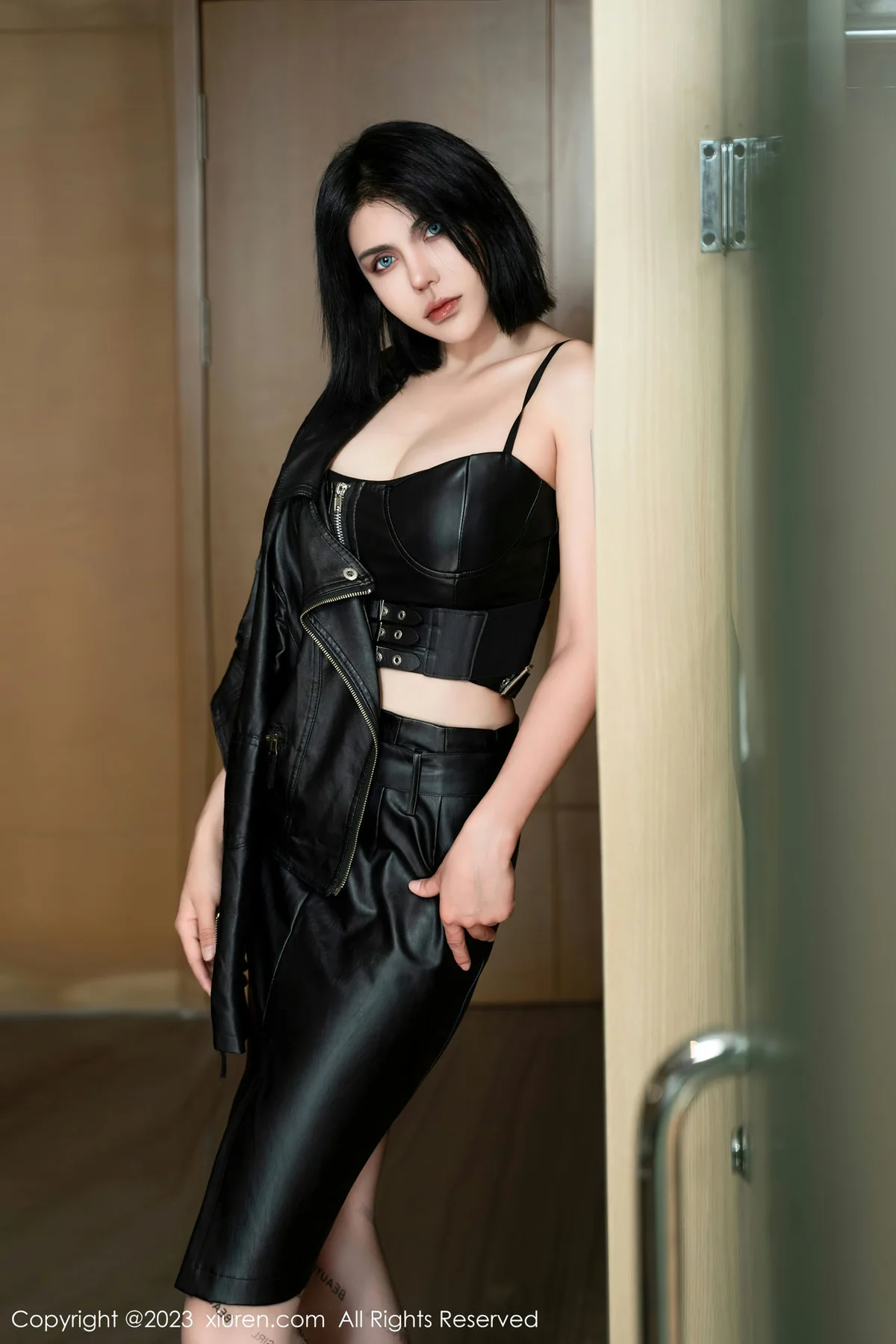 XiuRen 秀人 No.7581  中俄混血 金纯一性感写真 - 2