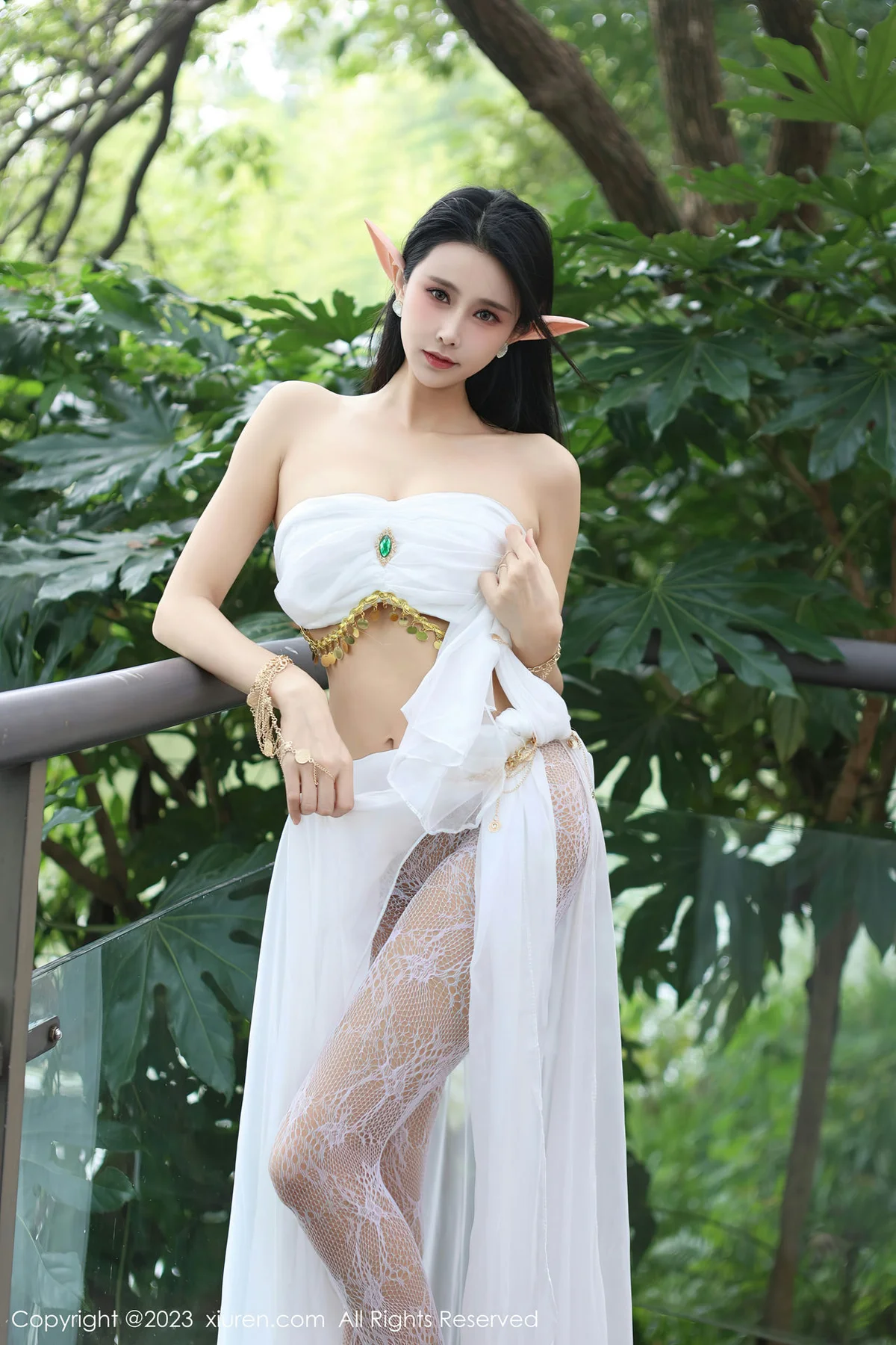 XiuRen 秀人 No.7598  草莓mm 白色网纱袜户外场景性感写真 - 2