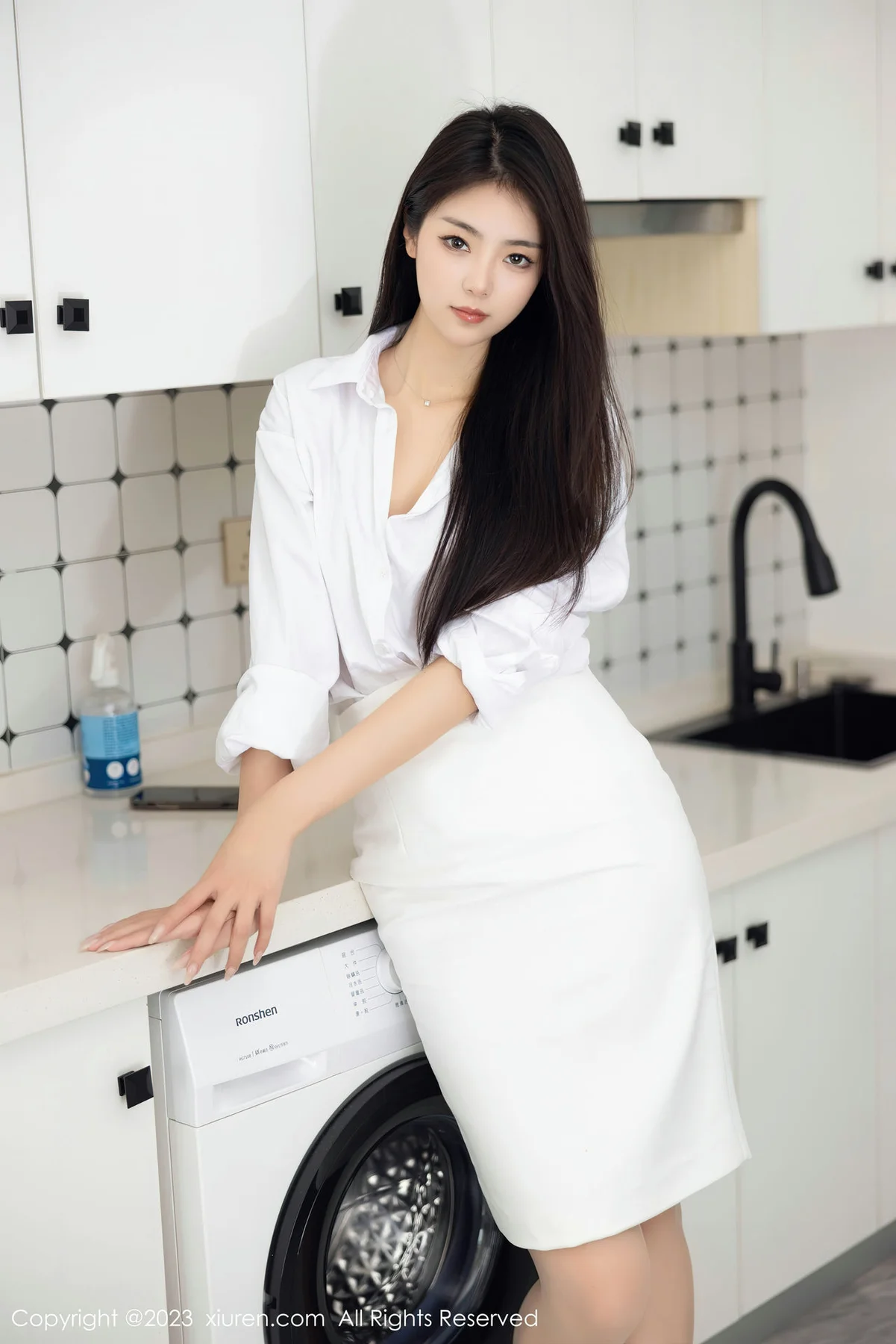 XiuRen 秀人 No.7601  可樂Vicky 美腿玉足性感写真1 - 4