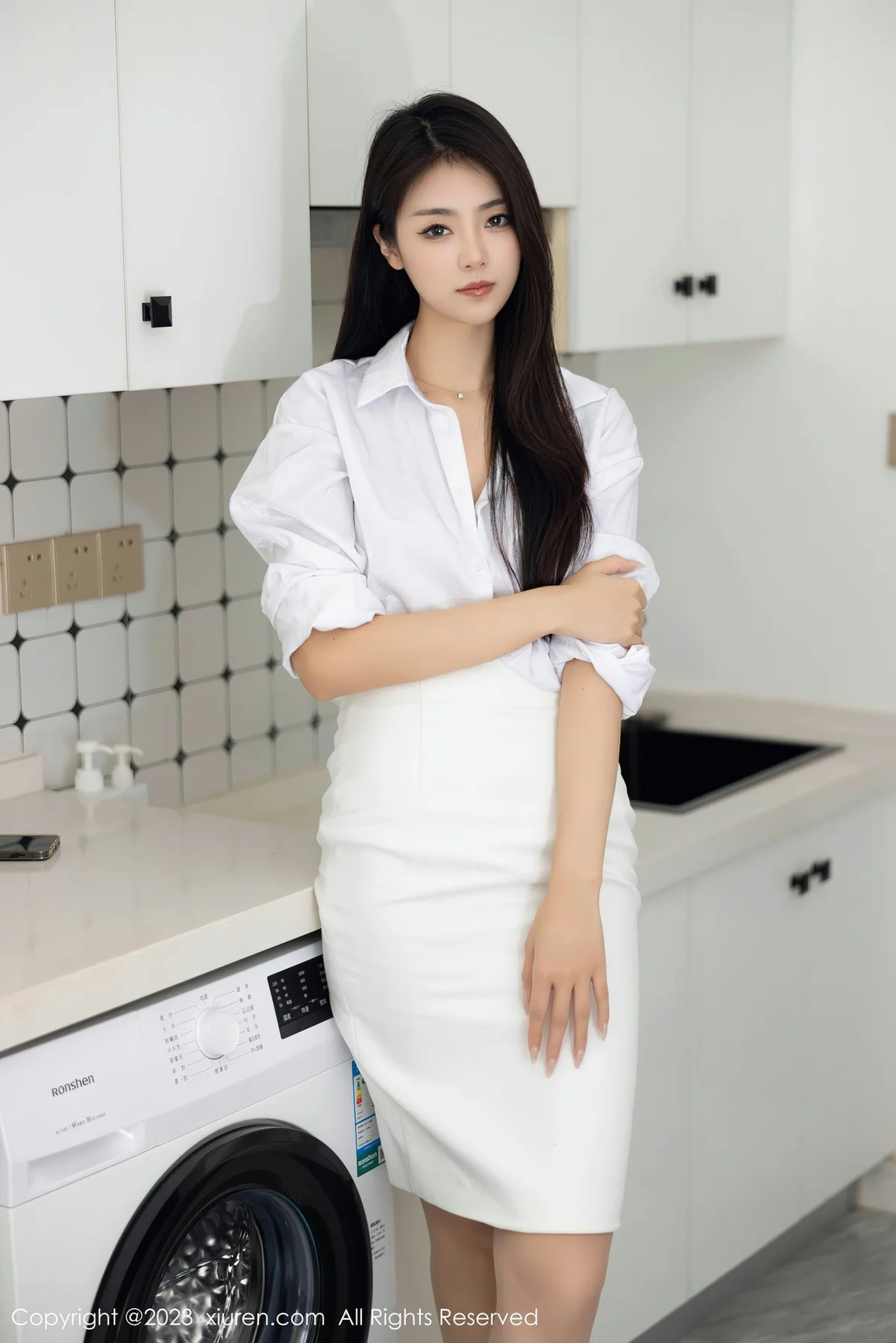 XiuRen 秀人 No.7601  可樂Vicky 美腿玉足性感写真1 - 5