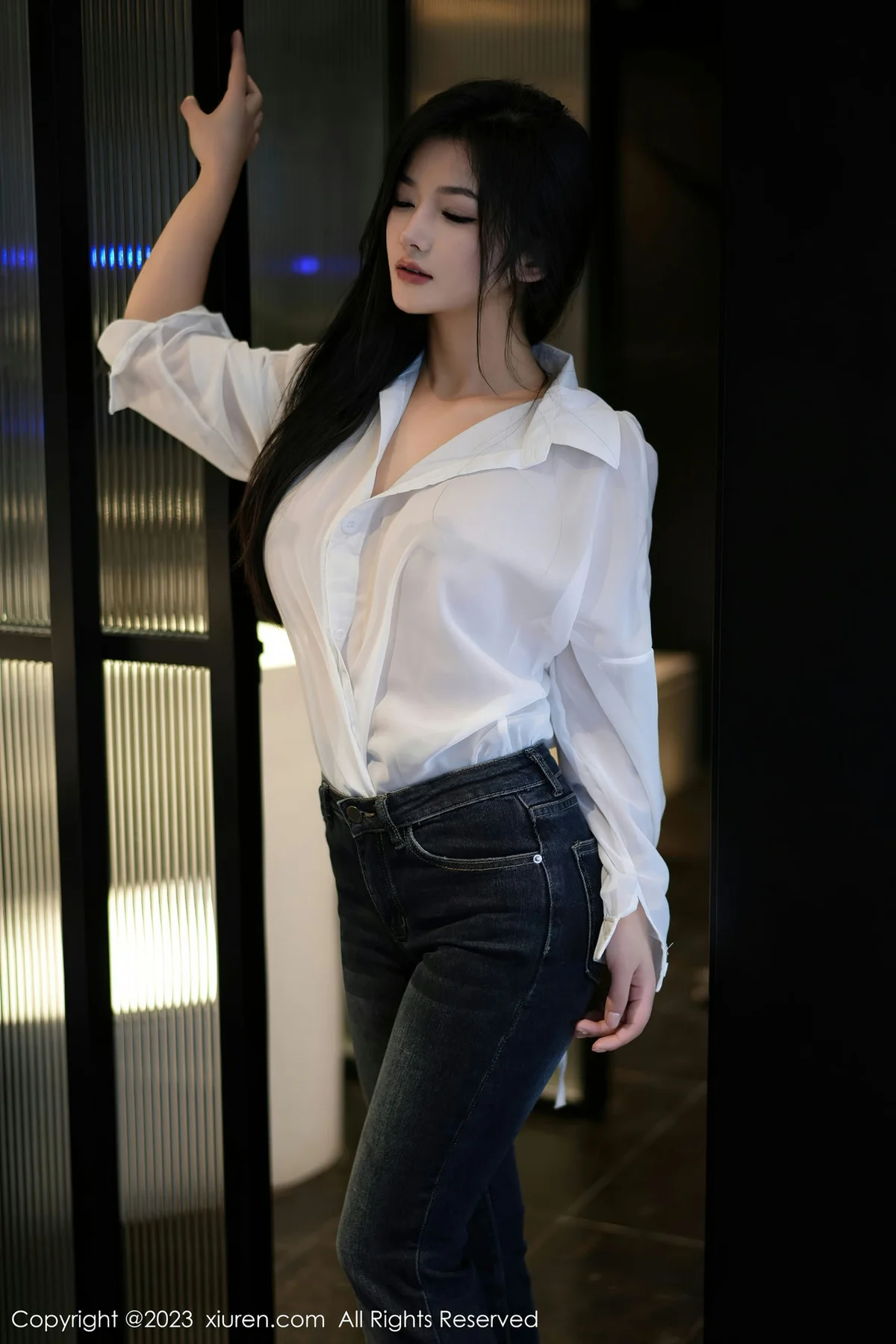 XiuRen 秀人 No.7645  谭小灵 简约牛仔裤性感写真11 - 2