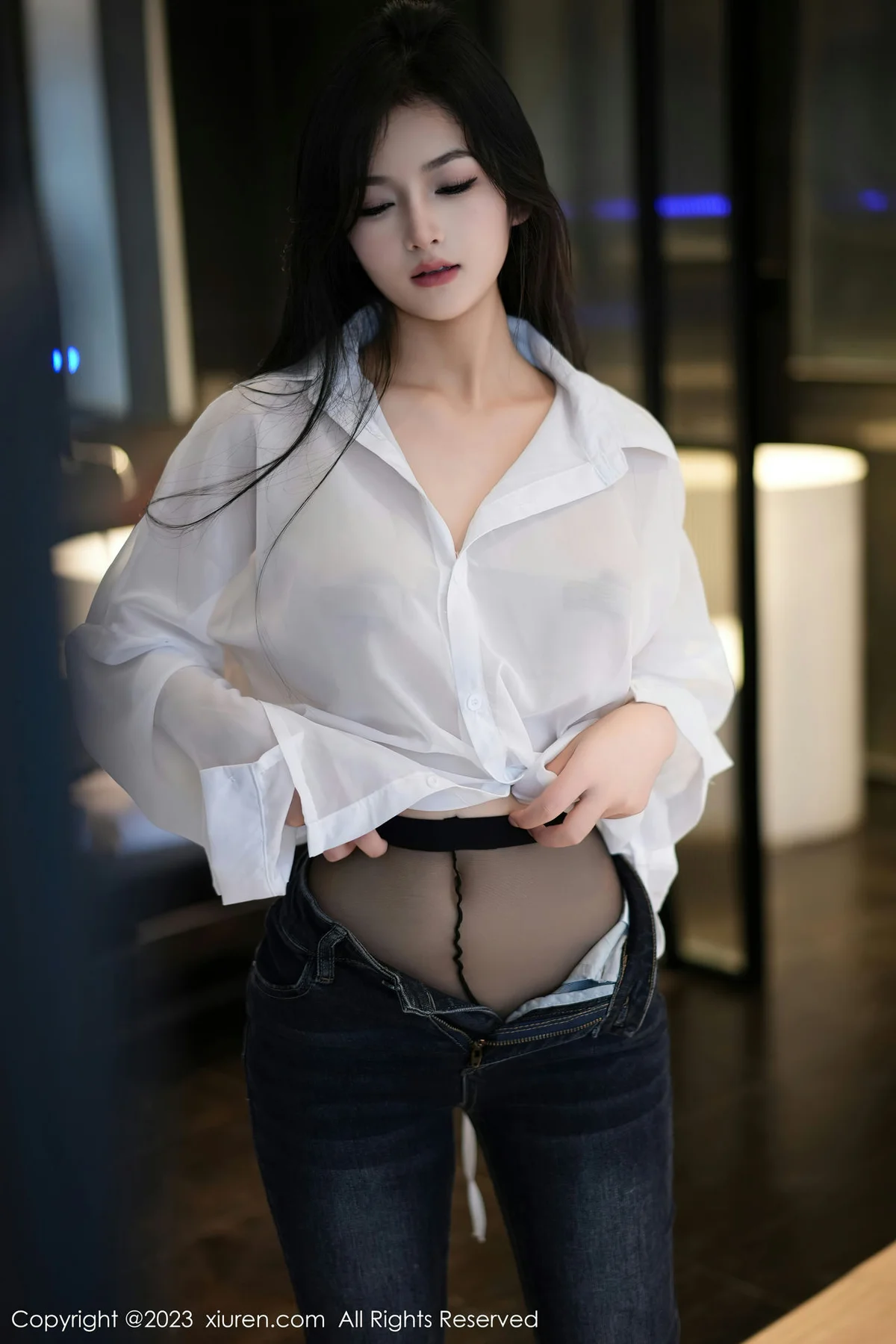 XiuRen 秀人 No.7645  谭小灵 简约牛仔裤性感写真11 - 9