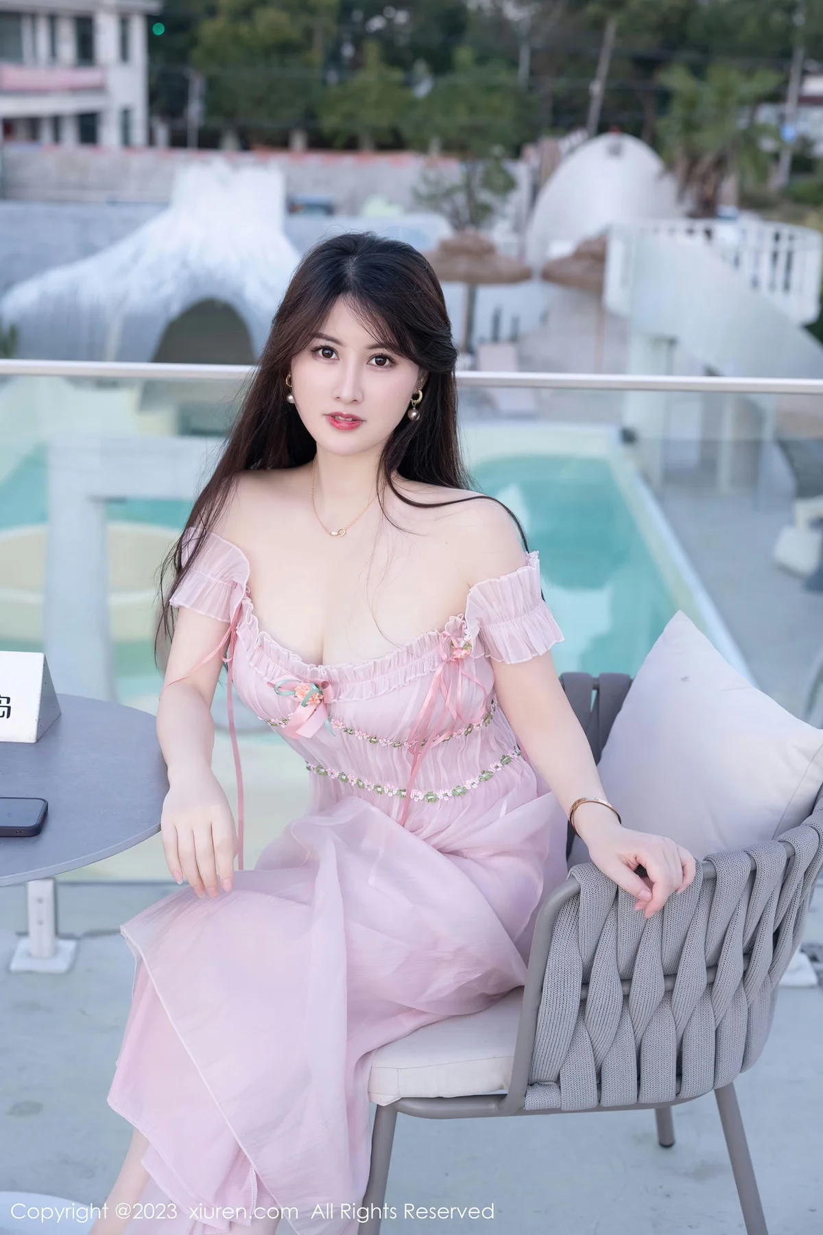 XiuRen 秀人 No.7666  诗诗kiki 魅惑灰丝性感写真1 - 4