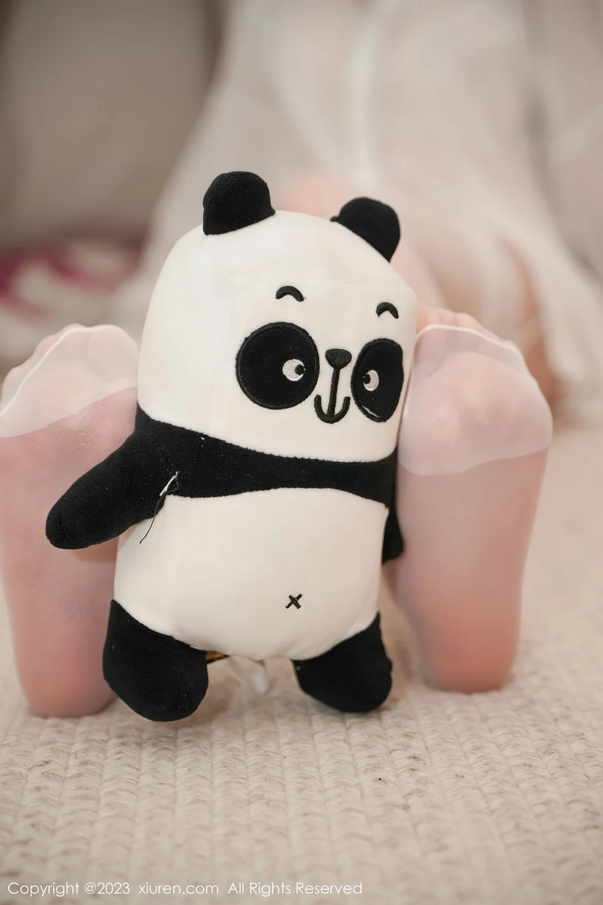 XiuRen 秀人 No.7672  Carol周妍希 白色丝袜性感写真 - 1