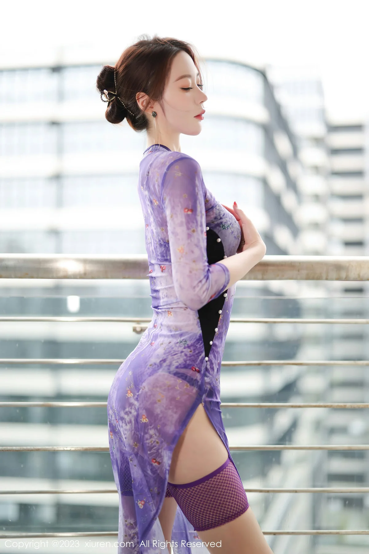 XiuRen 秀人 No.7673  梦心玥 诱人紫色丝袜性感写真1 - 2