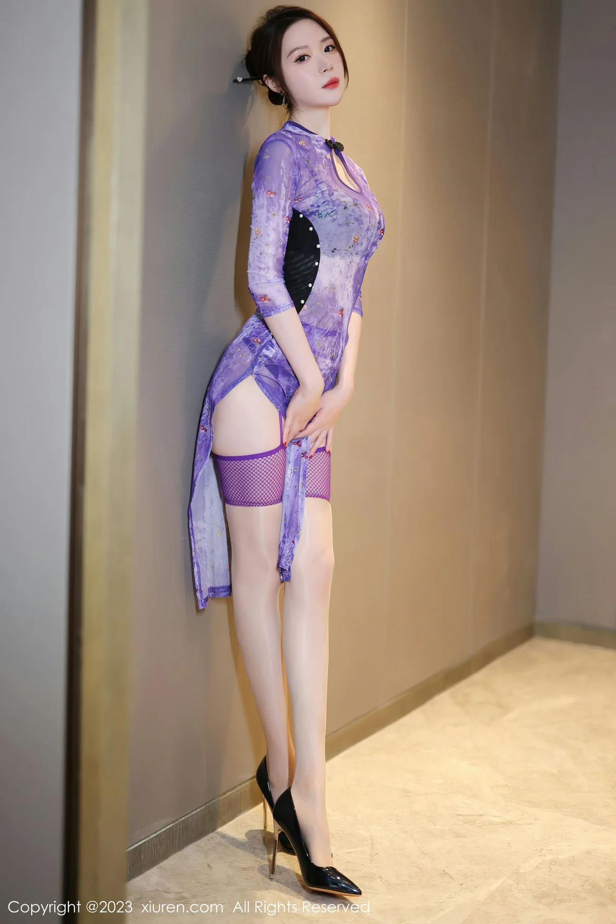 XiuRen 秀人 No.7673  梦心玥 诱人紫色丝袜性感写真1 - 1