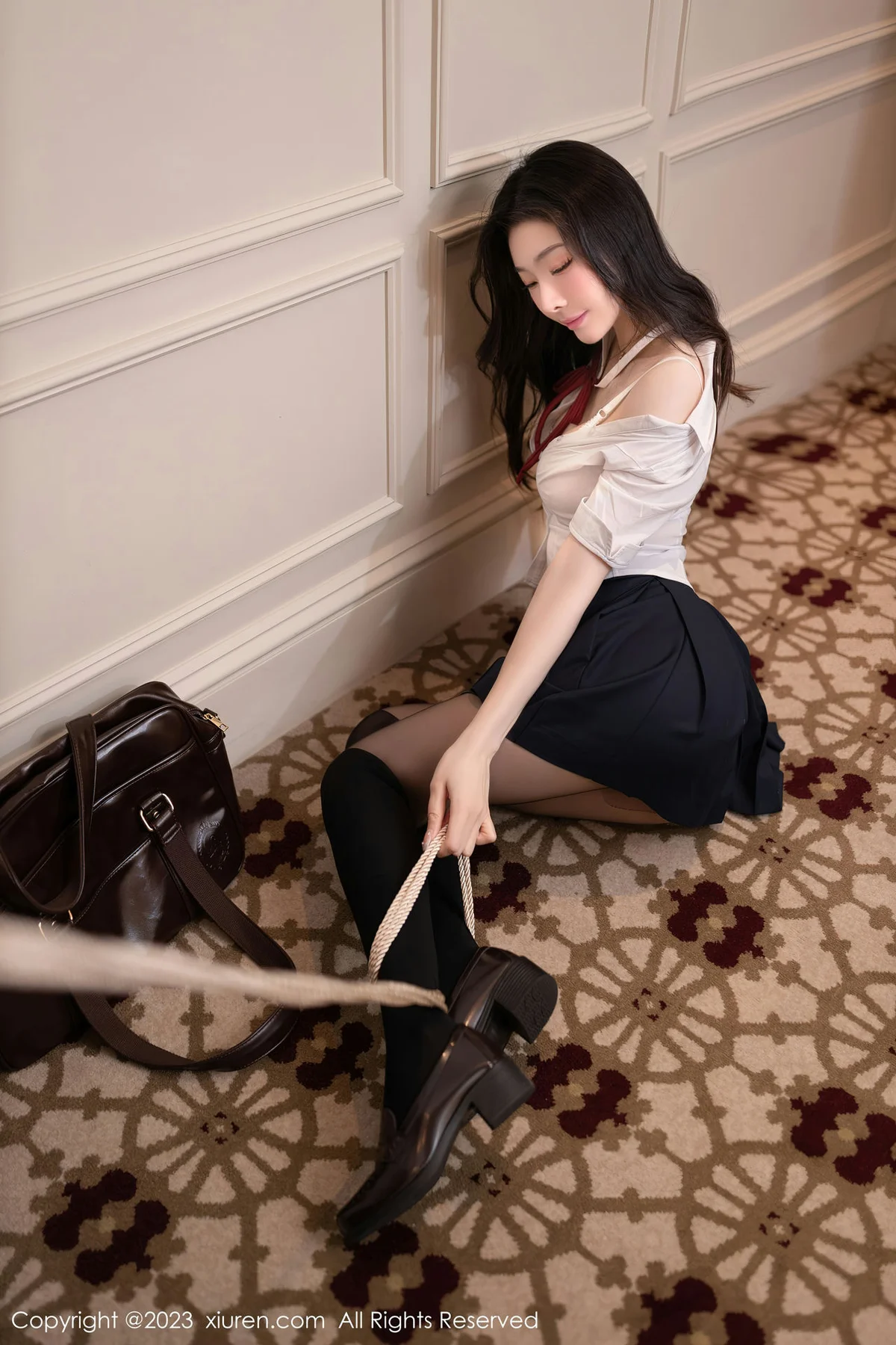 XiuRen 秀人 No.7674  小逗逗 蕾丝内衣日本旅拍1 - 8