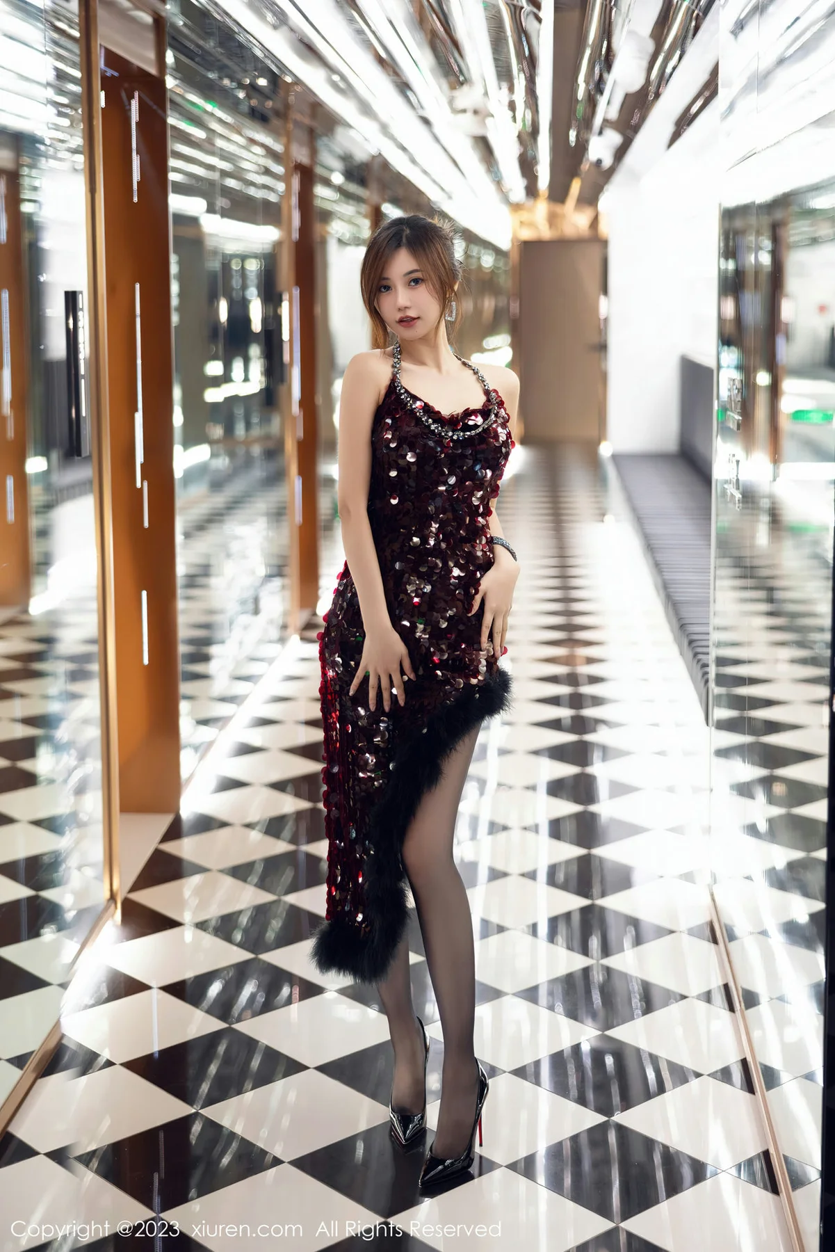 XiuRen 秀人 No.7679  绮里嘉ula 魅惑黑丝性感写真1 - 3