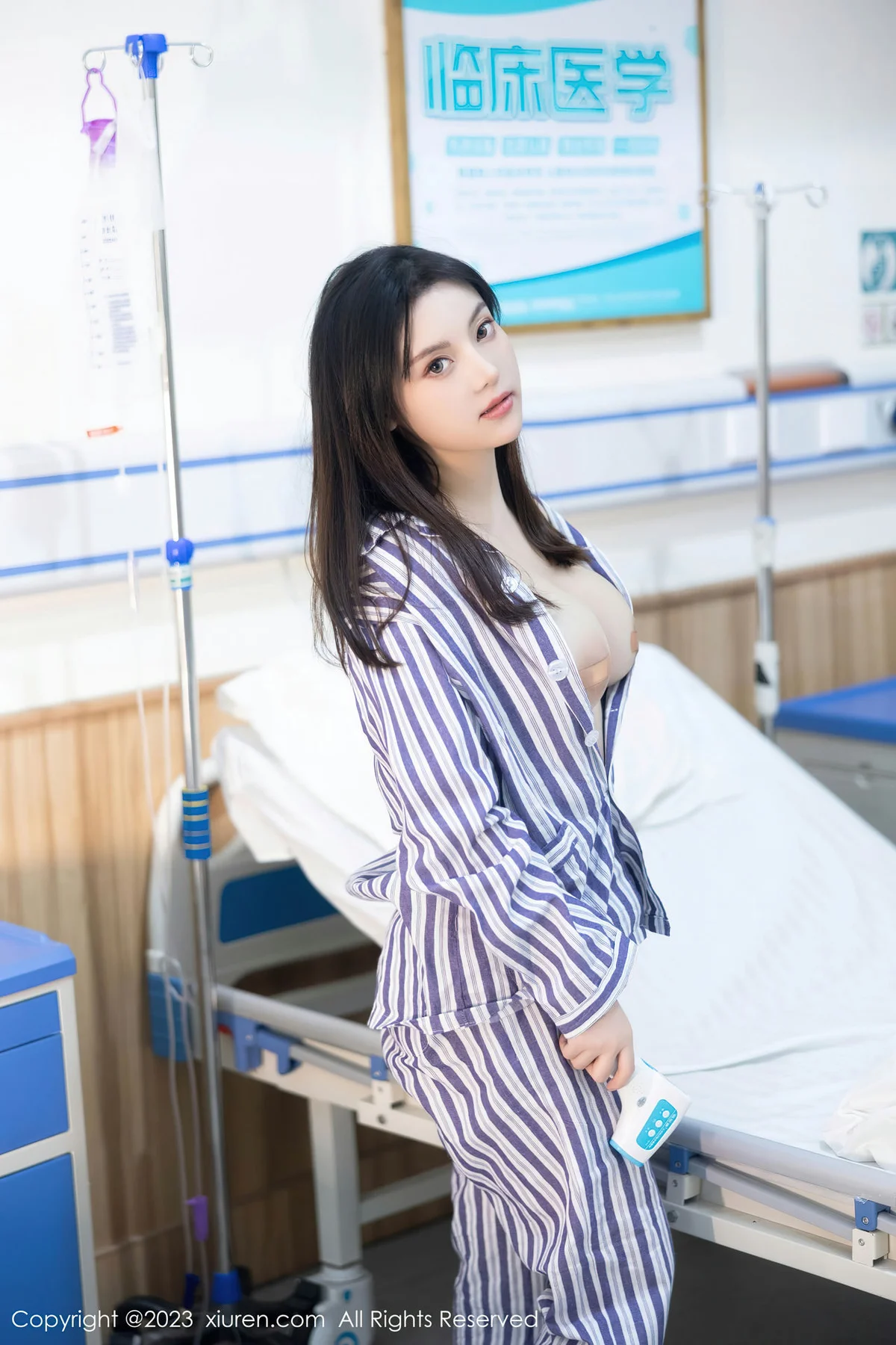 XiuRen 秀人 No.7683  豆瓣酱 双人护士主题性感写真111 - 6