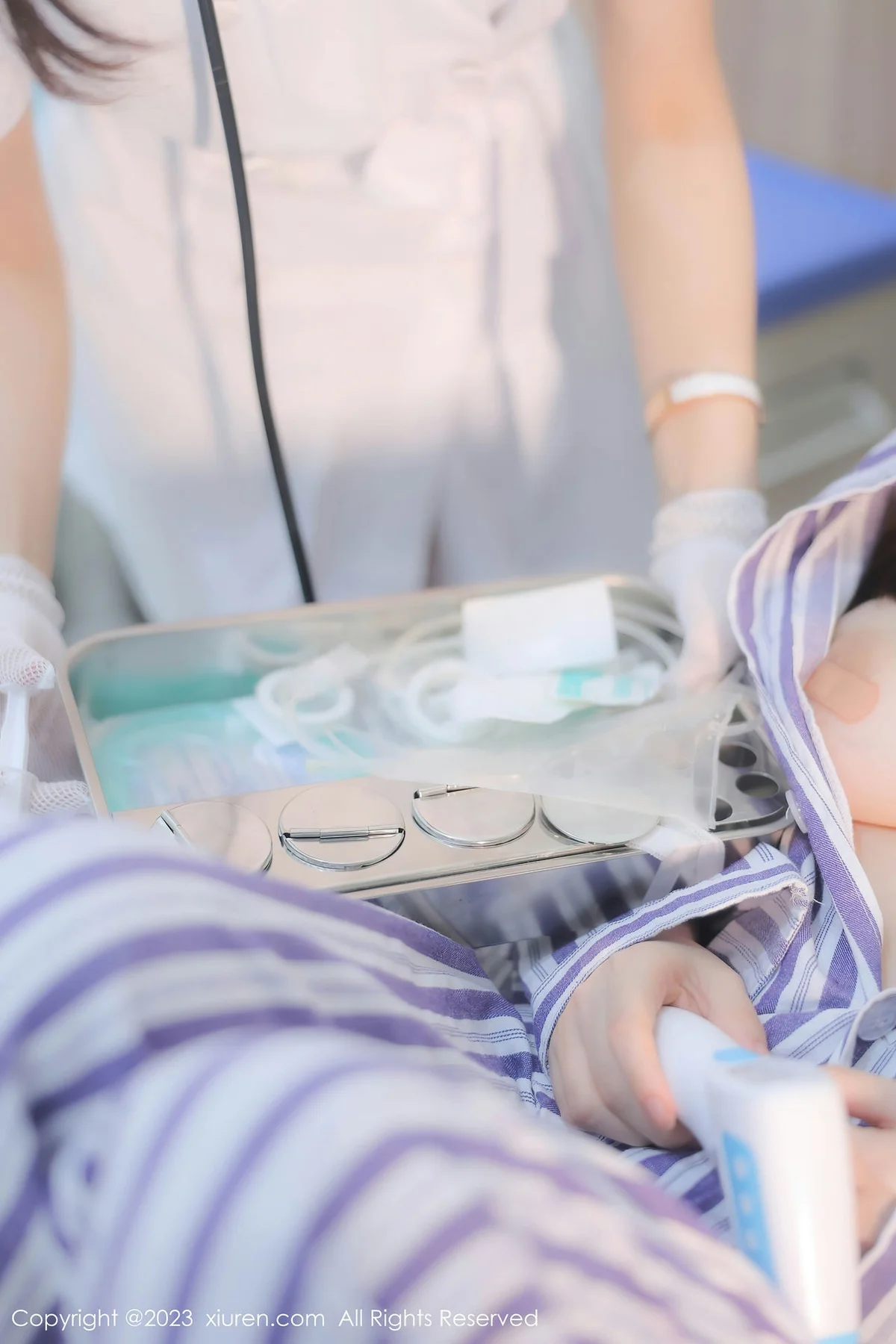 XiuRen 秀人 No.7683  豆瓣酱 双人护士主题性感写真111 - 8