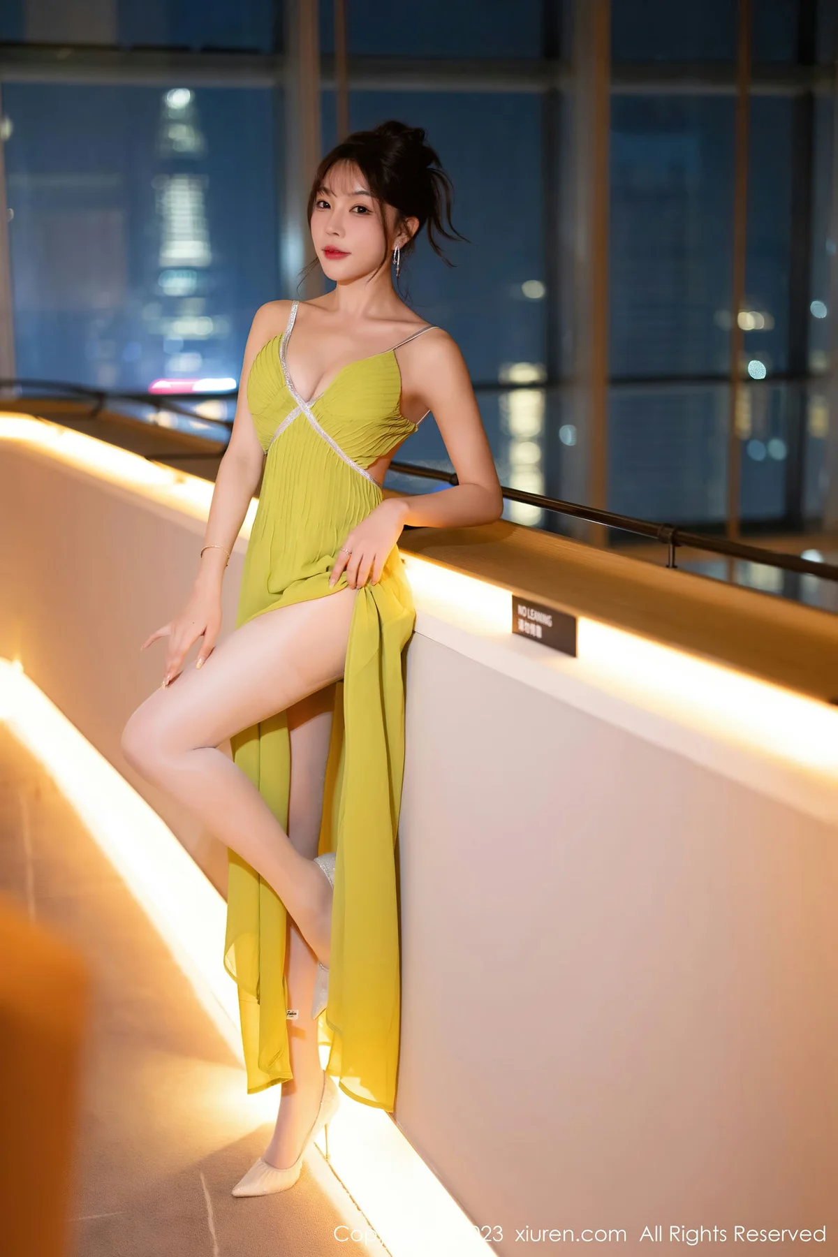 XiuRen 秀人 No.7696  徐莉芝Booty 蕾丝情趣性感写真1 - 3