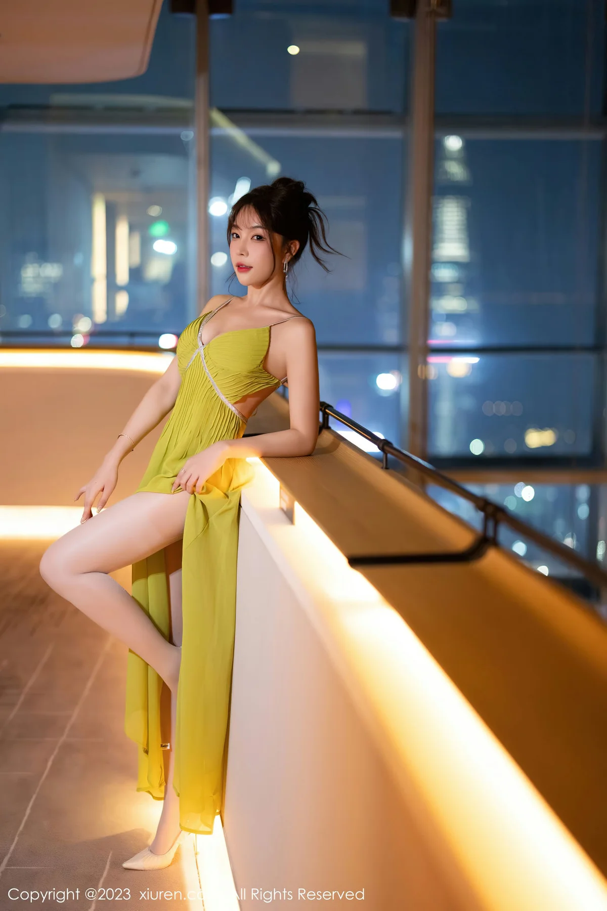 XiuRen 秀人 No.7696  徐莉芝Booty 蕾丝情趣性感写真1 - 4