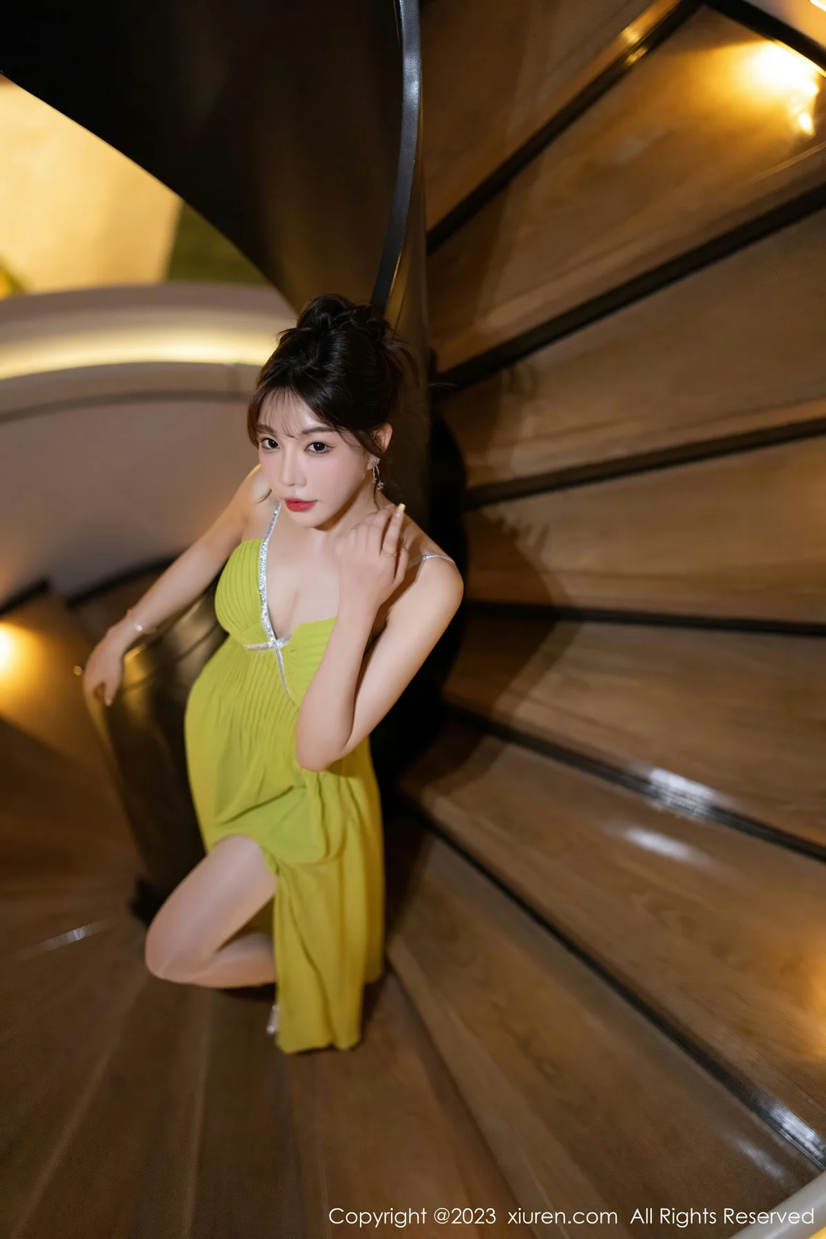 XiuRen 秀人 No.7696  徐莉芝Booty 蕾丝情趣性感写真1 - 2