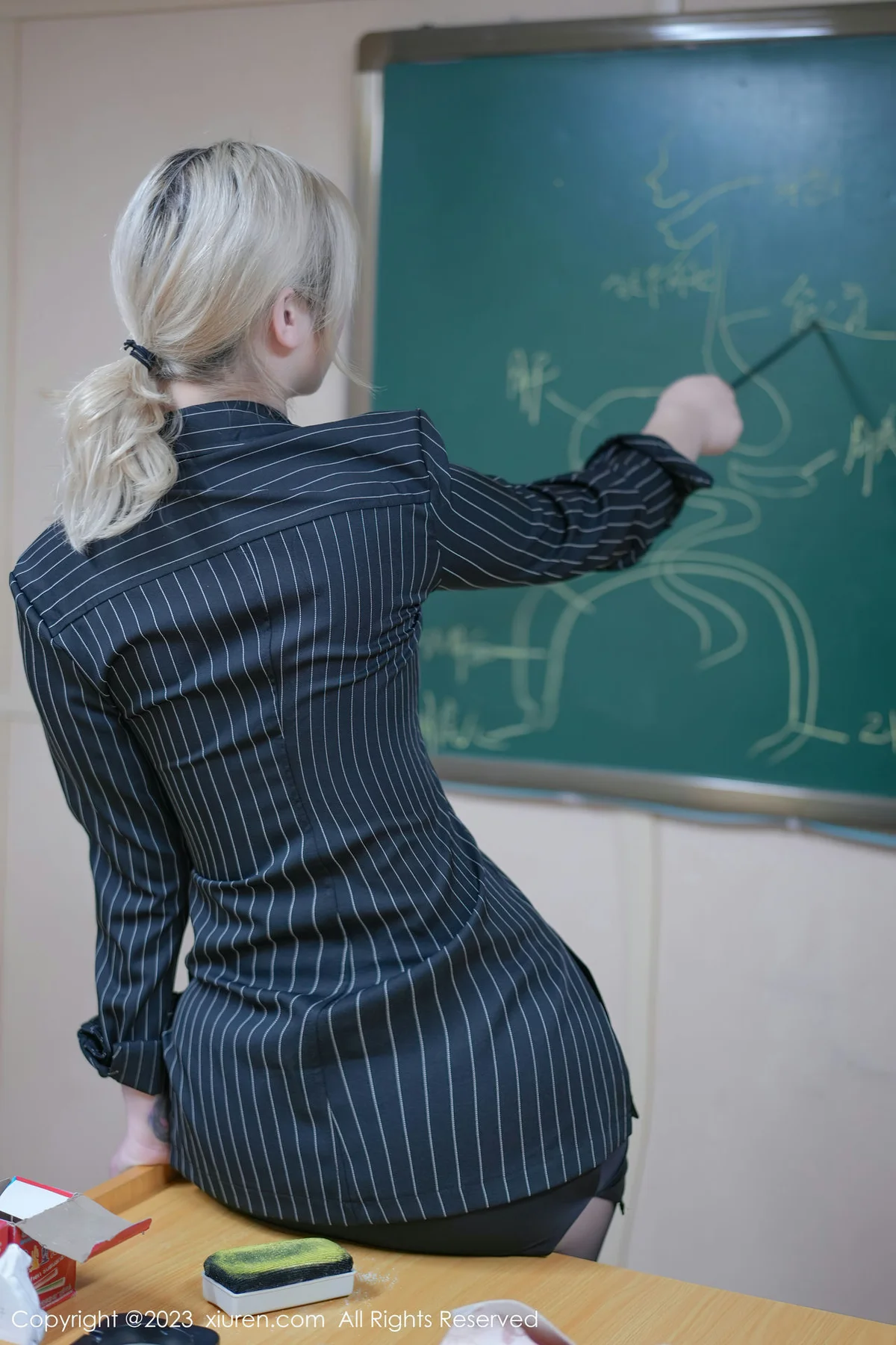 XiuRen 秀人 No.7813  妲己_Toxic 雪峰美臀性感写真33 - 9