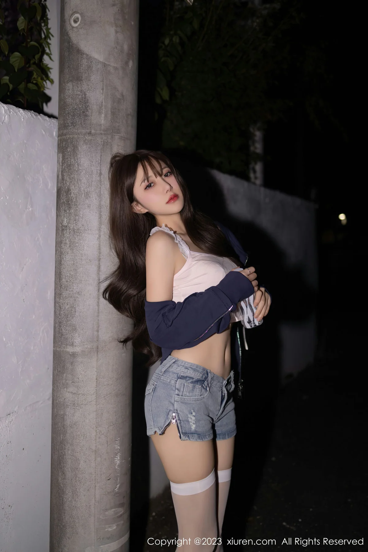 XiuRen 秀人 No.7817  鱼子酱Fish 超短牛仔裤性感写真1 - 6