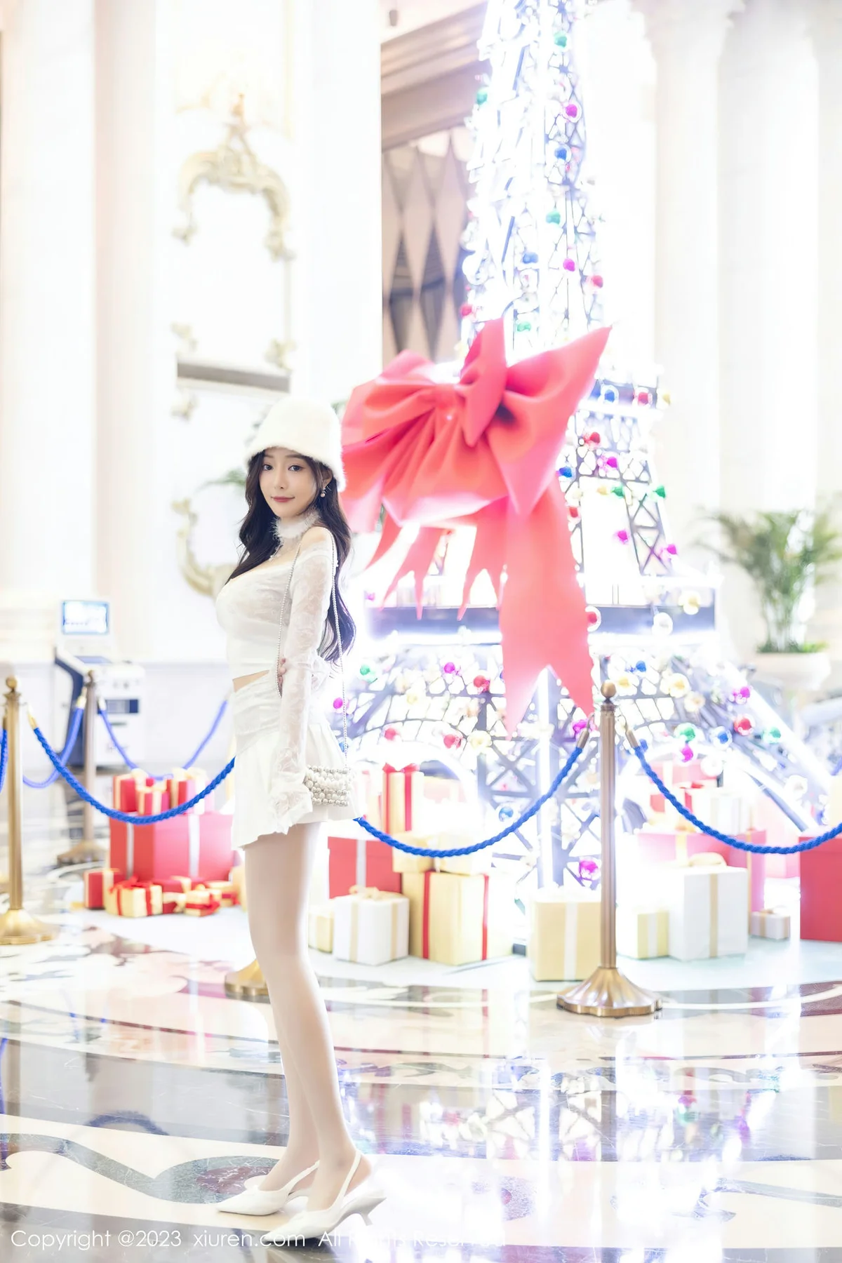 XiuRen 秀人 No.7863  王馨瑶yanni 魅惑灰丝性感写真1 - 4