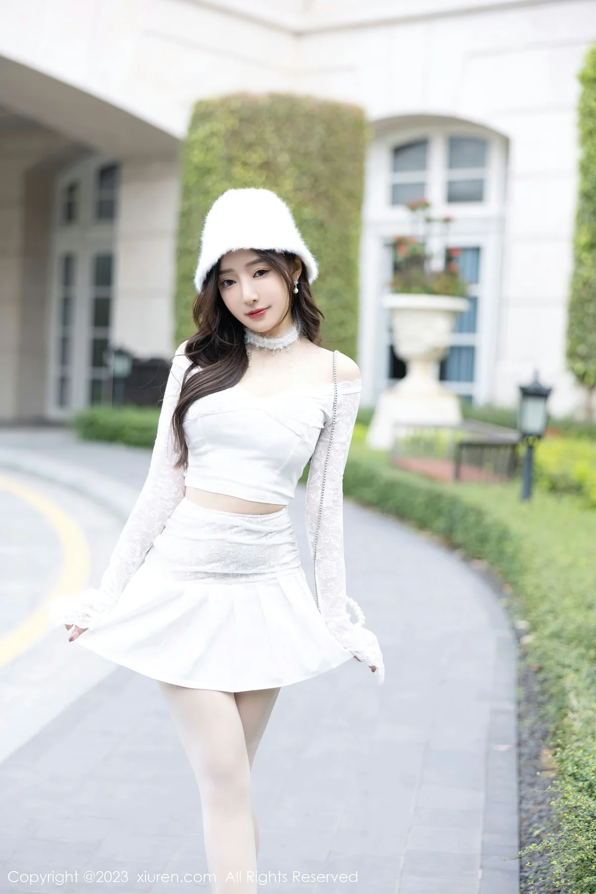 XiuRen 秀人 No.7863  王馨瑶yanni 魅惑灰丝性感写真1 - 3