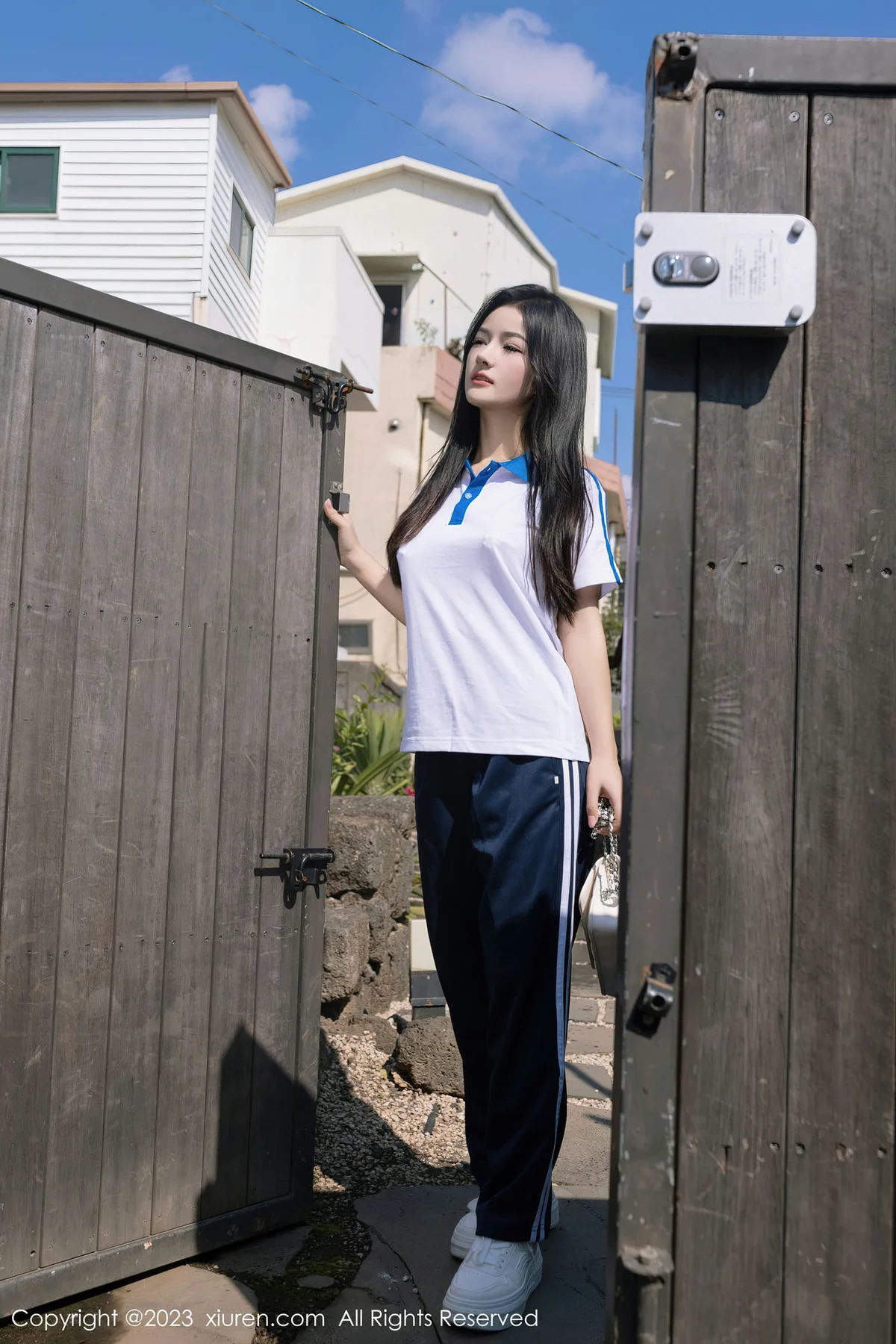 XiuRen 秀人 No.7876  谭小灵 学生角色装扮济州岛旅拍2 - 1