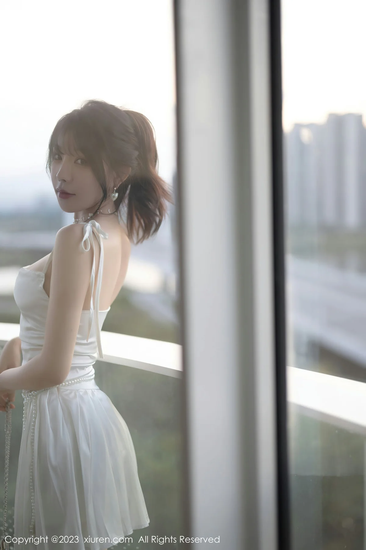 XiuRen 秀人 No.7889  徐莉芝Booty 原色丝袜性感写真1 - 2