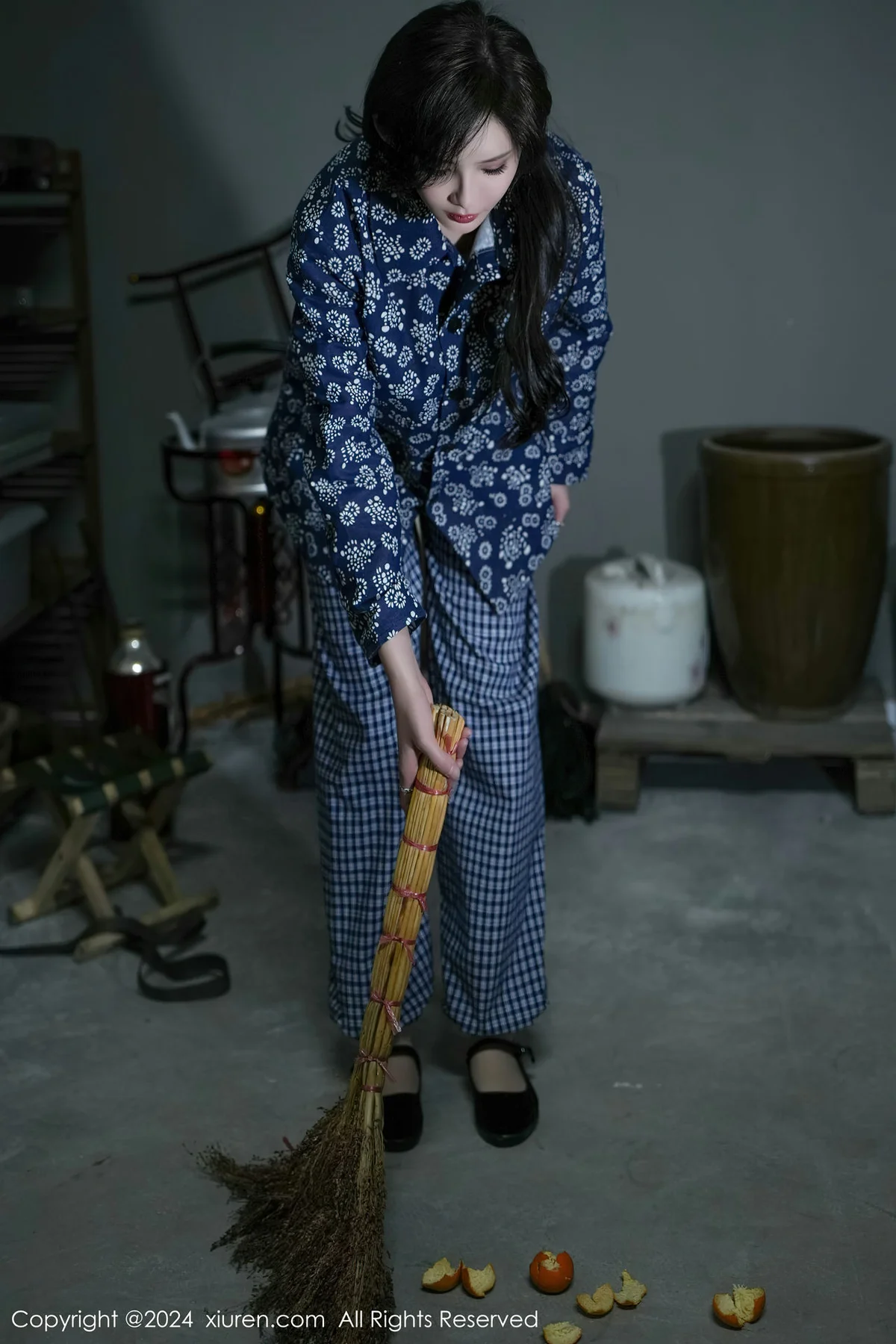 XiuRen 秀人 No.7915  Carol周妍希 民工宿舍拍摄性感写真33 - 5