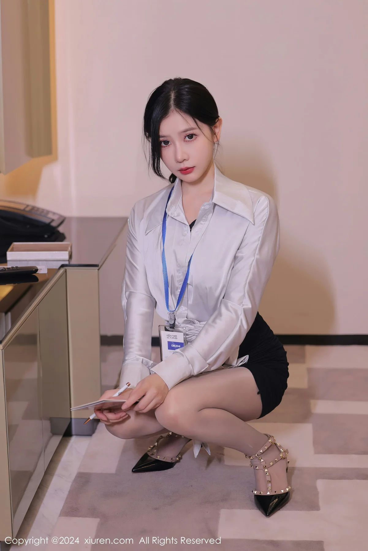 XiuRen 秀人 No.7926  尹甜甜 黑色短裙性感写真22 - 2