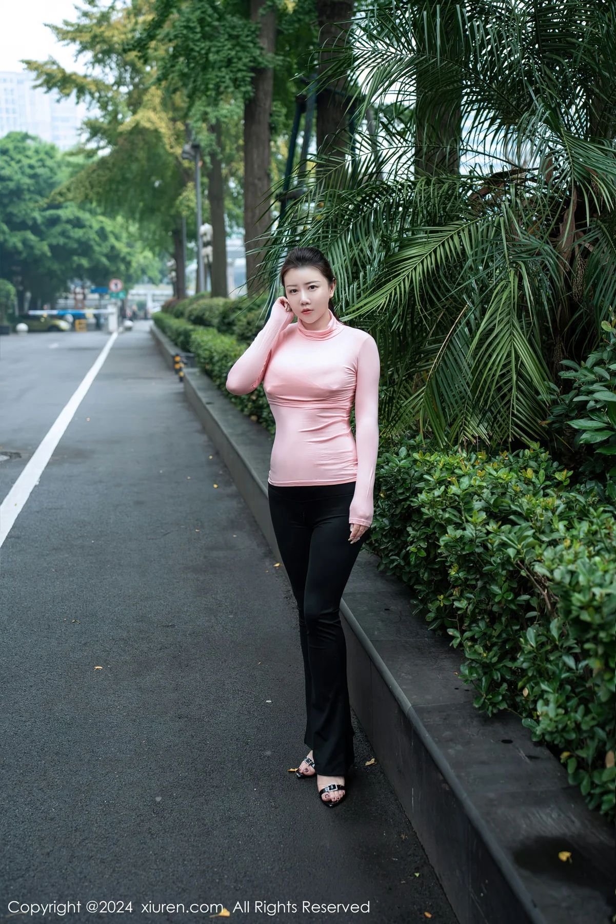 XiuRen 秀人 No.7943  王婉悠Queen 娇媚丰腴性感写真33 - 1