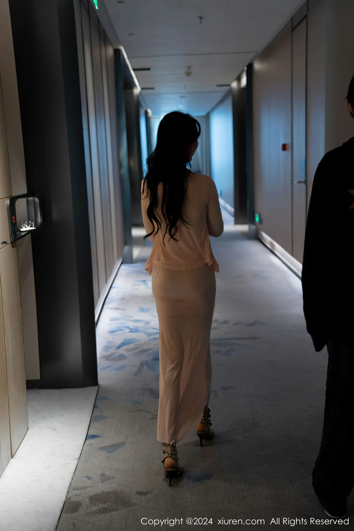 XiuRen 秀人 No.7945  利世 白色轻透上衣性感写真11 - 2