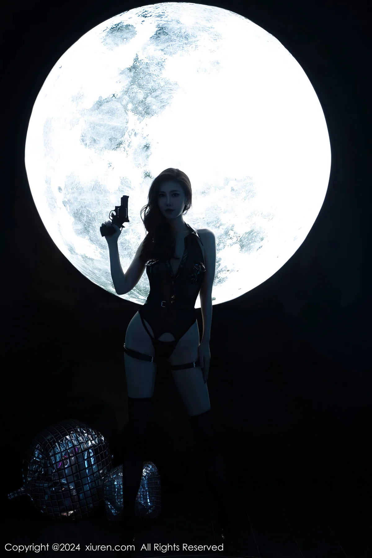 XiuRen 秀人 No.7952  章芃芃 黑色薄纱服饰性感写真 - 2