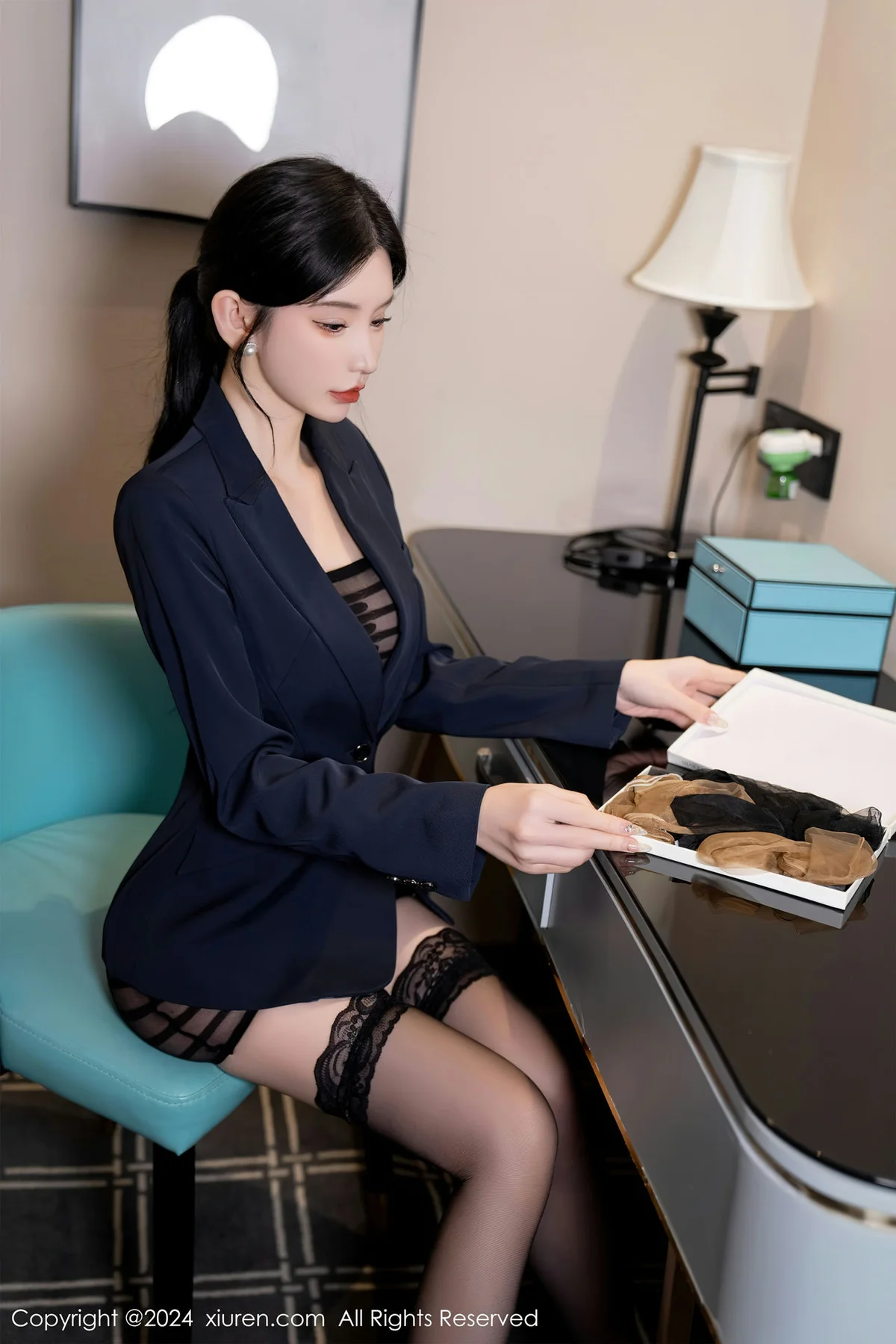 XiuRen 秀人 No.7956  周于希Sally  主题《丝袜销售员》性感写真11 - 3