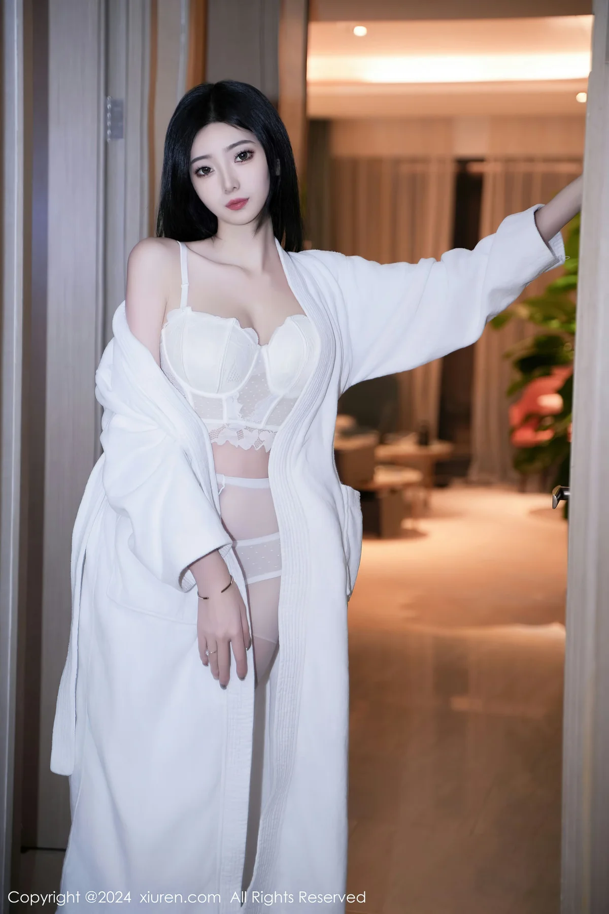 XiuRen 秀人 No.7960  安琪Yee 白色睡袍性感写真3 - 2