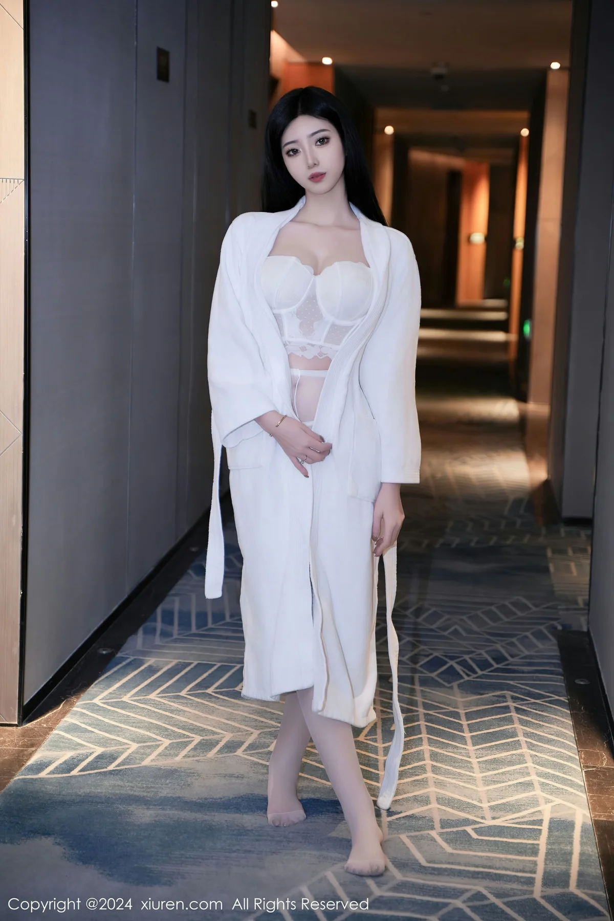 XiuRen 秀人 No.7960  安琪Yee 白色睡袍性感写真3 - 8