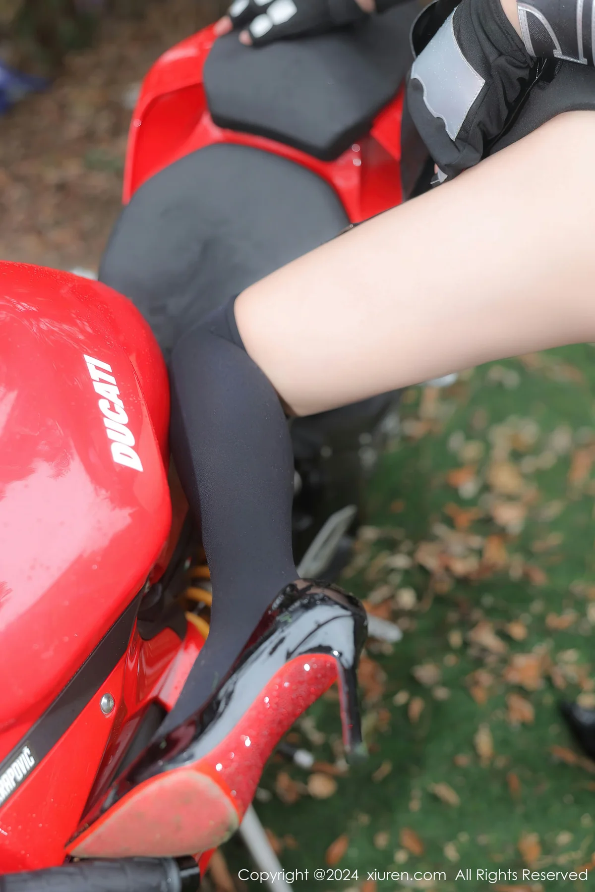 XiuRen 秀人 No.7969  小薯条nienie 摩托女郎角色装扮性感写真1 - 7