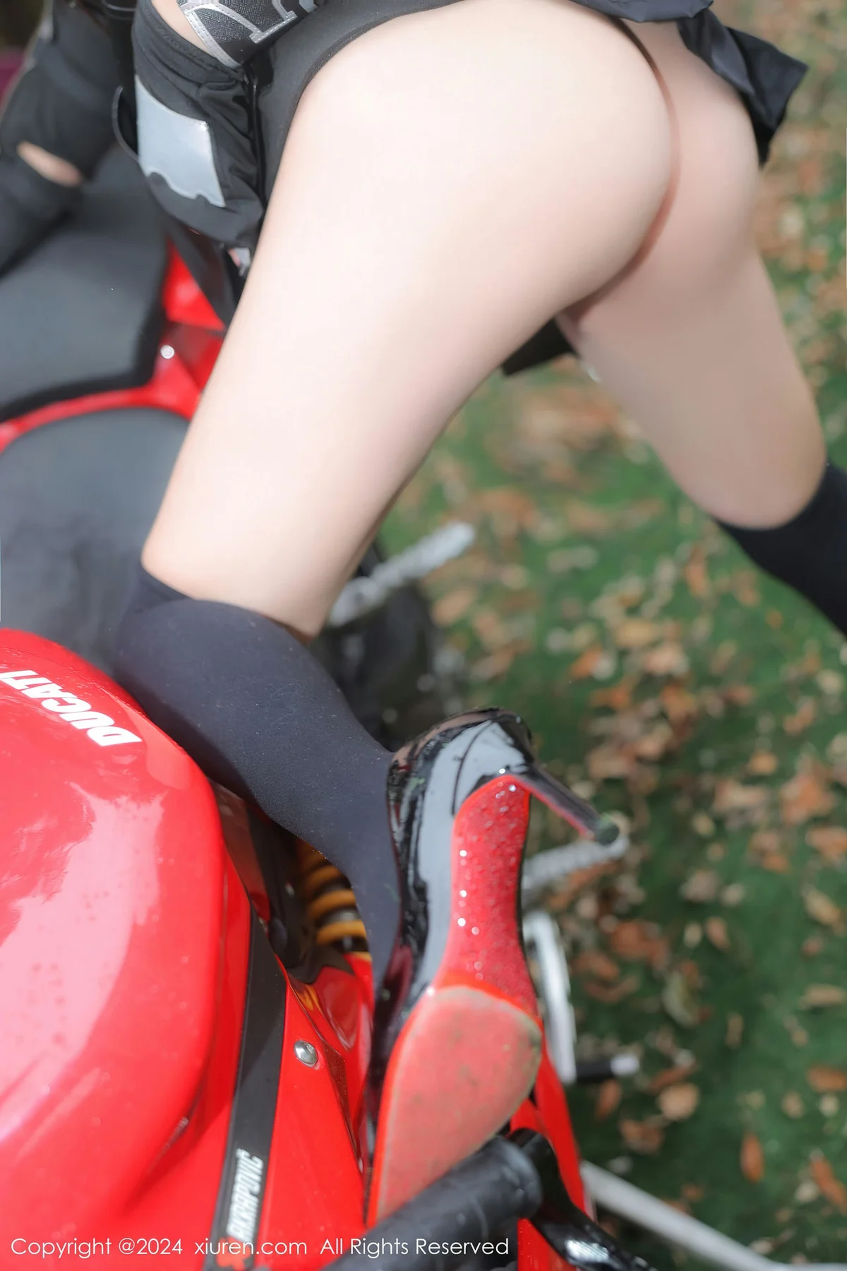 XiuRen 秀人 No.7969  小薯条nienie 摩托女郎角色装扮性感写真1 - 8