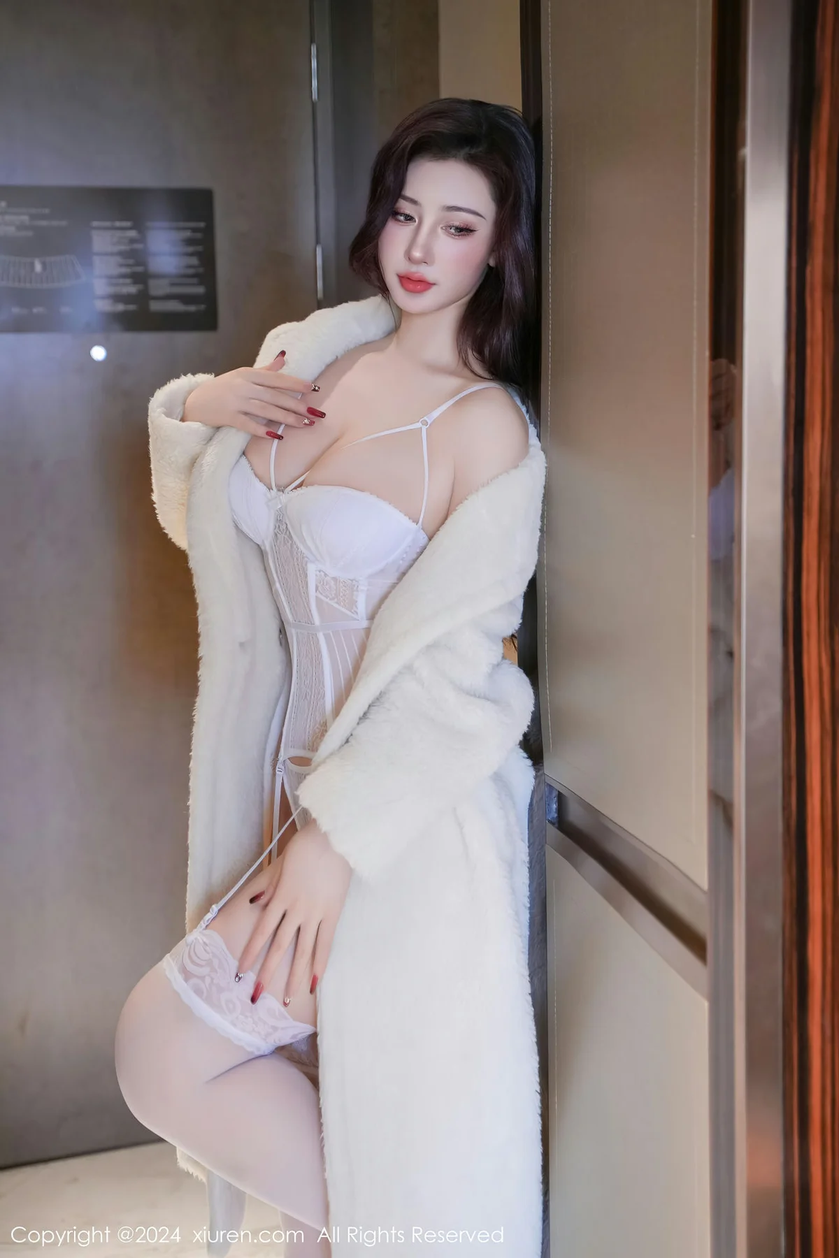 XiuRen 秀人 No.7978  蕾蕾醒了没 诱人白色丝袜首套写真11 - 2