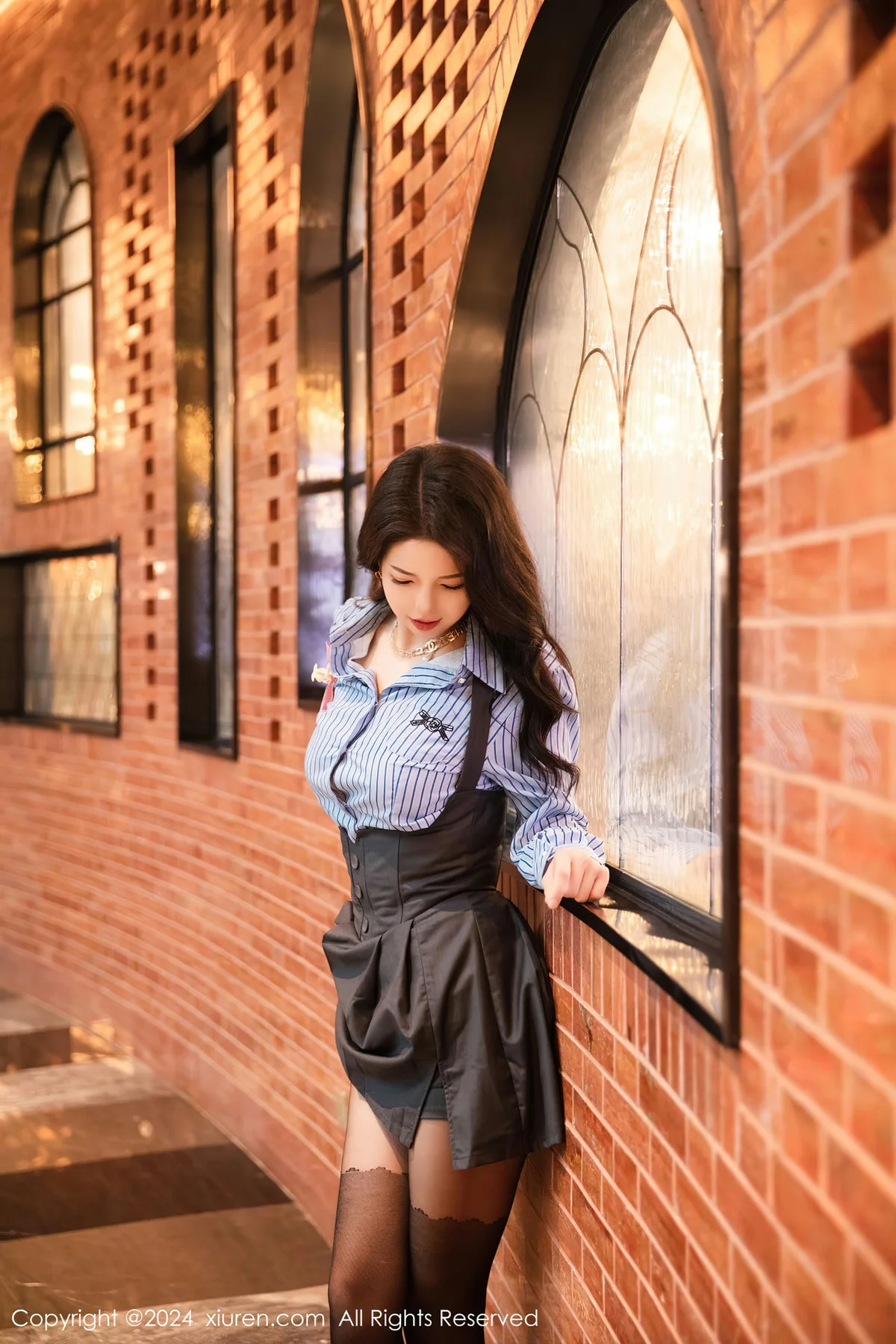 XiuRen 秀人 No.7979  大美妞儿 爆乳短裙性感写真22 - 7