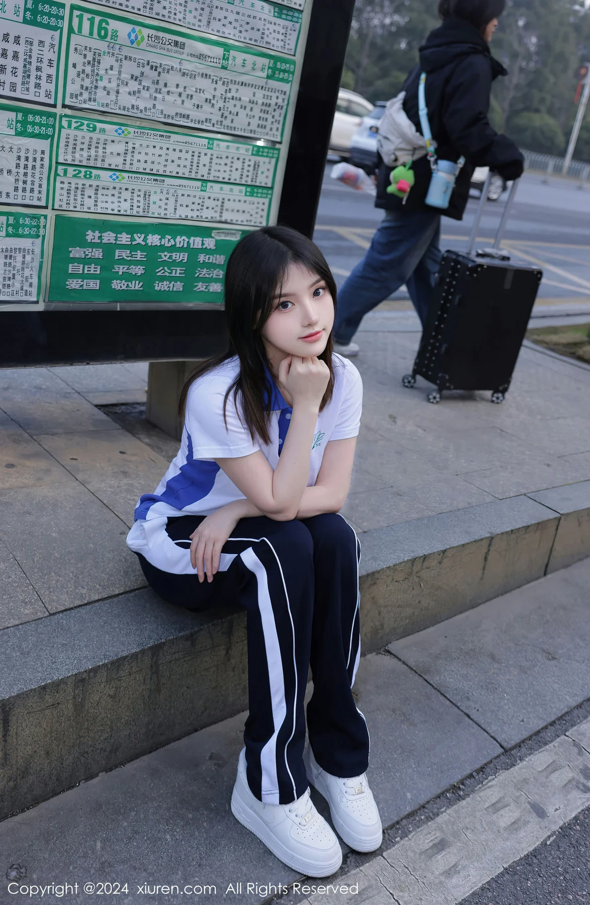 XiuRen 秀人 No.7994  豆瓣酱 公交车场景性感写真111 - 5