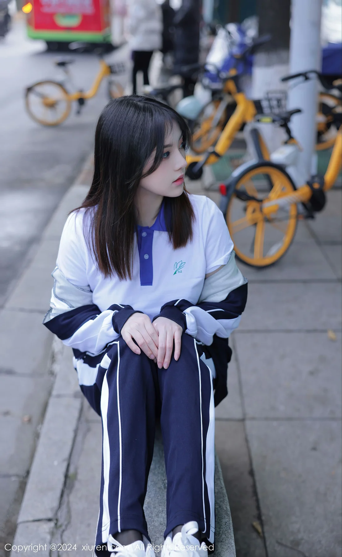 XiuRen 秀人 No.7994  豆瓣酱 公交车场景性感写真111 - 8