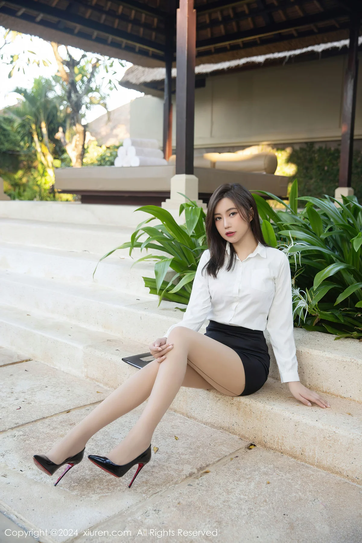 XiuRen 秀人 No.8010  绮里嘉ula 短裙马兴国红色内衣巴厘岛旅拍1 - 7