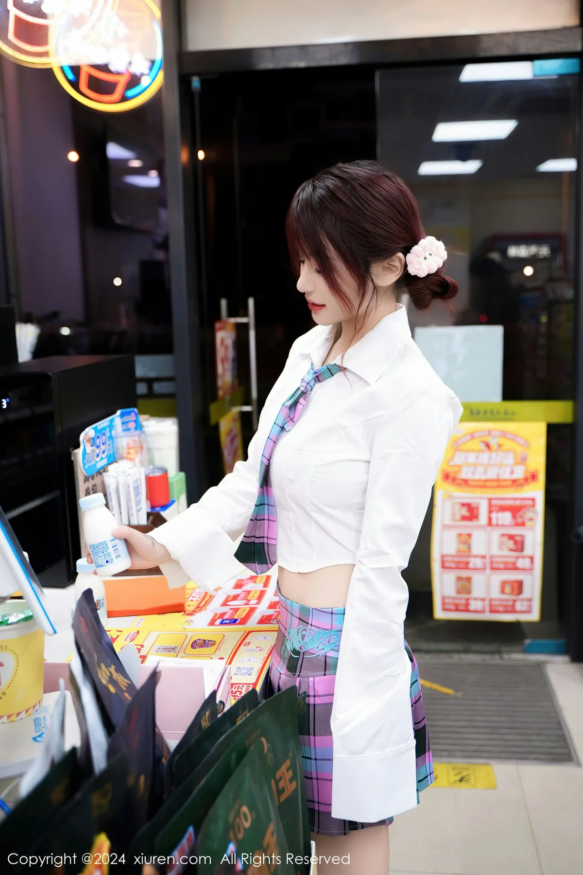 XiuRen 秀人 No.8015  美七 Mia 性感格子裙性感写真22 - 5