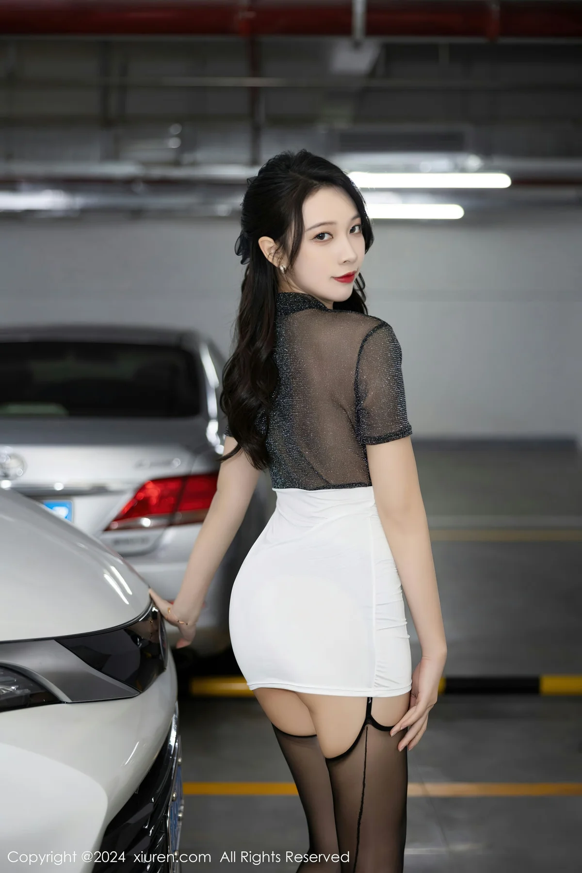 XiuRen 秀人 No.8017  郑颖姗Bev 轻透上衣性感写真 - 4