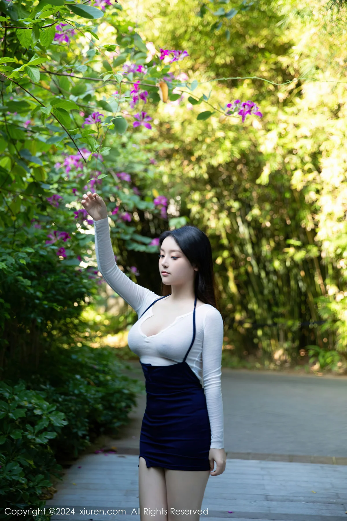 XiuRen 秀人 No.8030  豆瓣酱 户外场景拍摄三亚旅拍111 - 1