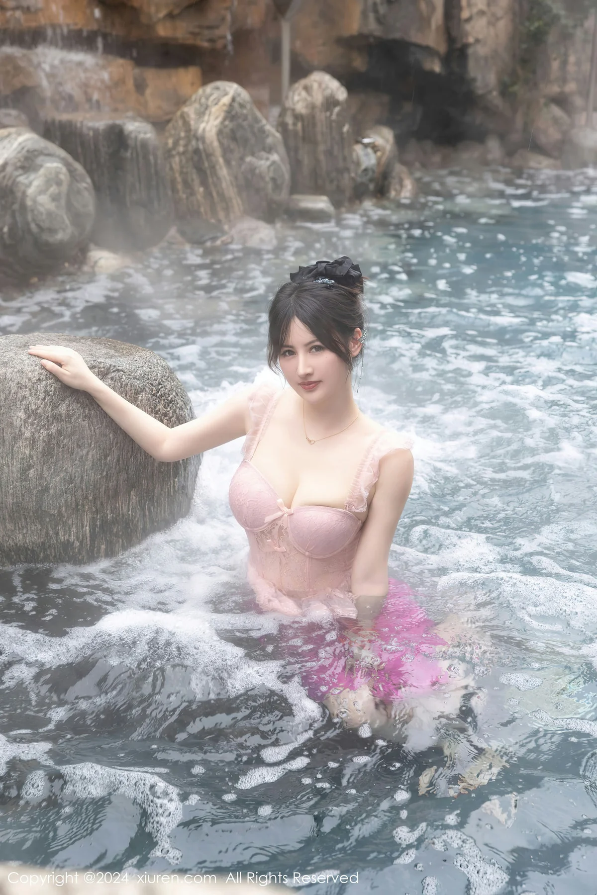 XiuRen 秀人 No.8039  诗诗kiki 粉色情趣吊灯短裙性感写真 - 2