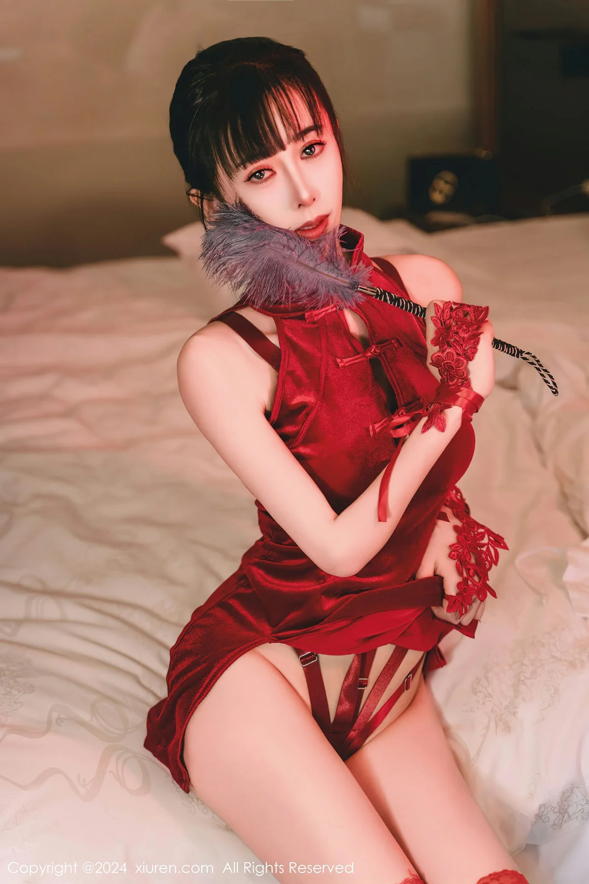 XiuRen 秀人 No.8047  宝宝甜 首套写真酒后微醺3 - 1