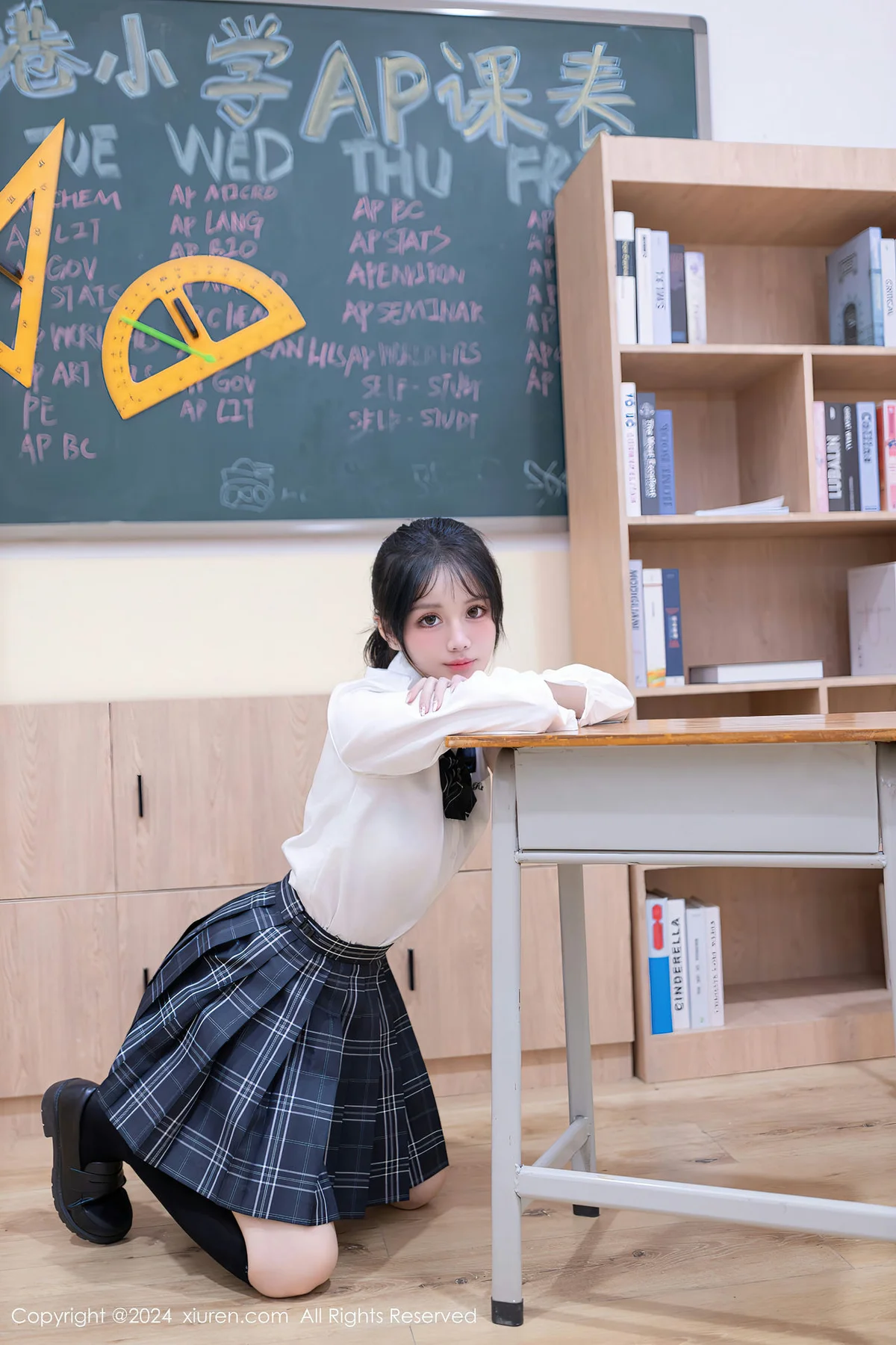 XiuRen 秀人 No.8058  幼幼 教室调教性感套装性感写真111 - 6